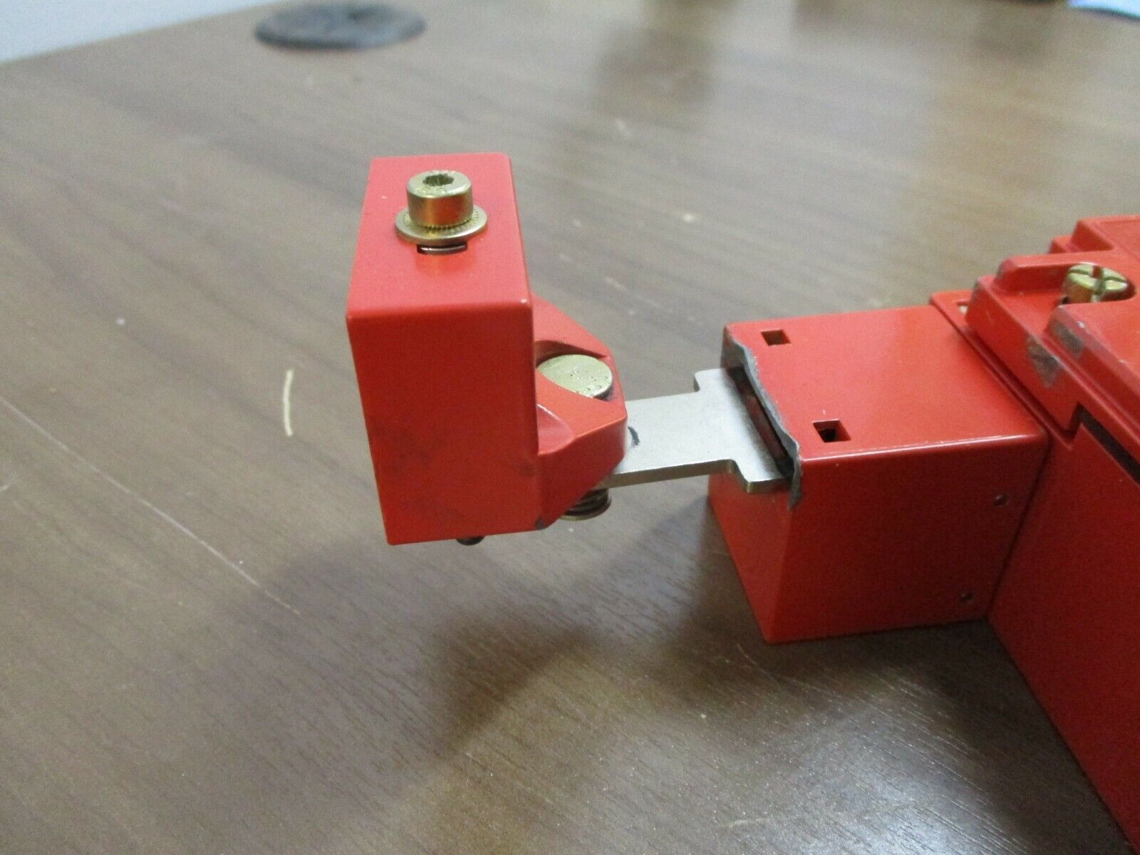 Telemecanique Safety Interlock Switch XCS-E 24/48V Type 4, 4X, 12 Enclosure Used