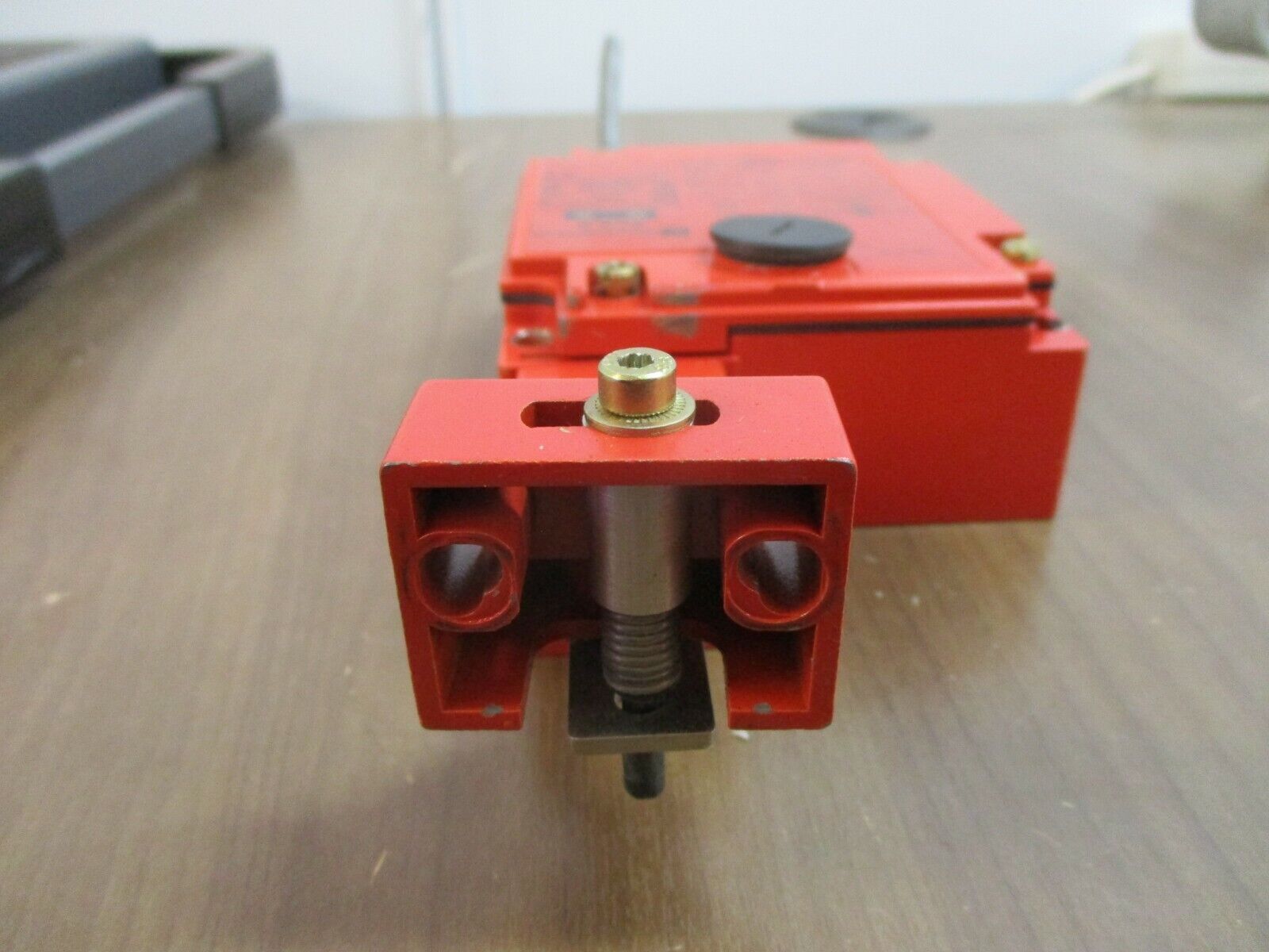 Telemecanique Safety Interlock Switch XCS-E 24/48V Type 4, 4X, 12 Enclosure Used