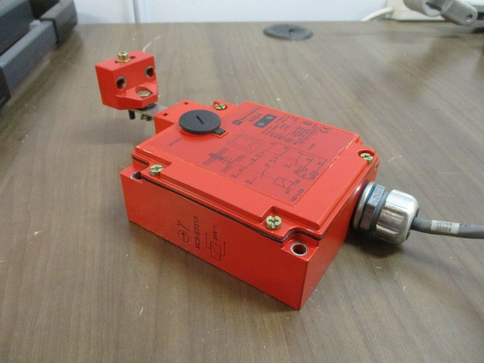 Telemecanique Safety Interlock Switch XCS-E 24/48V Type 4, 4X, 12 Enclosure Used