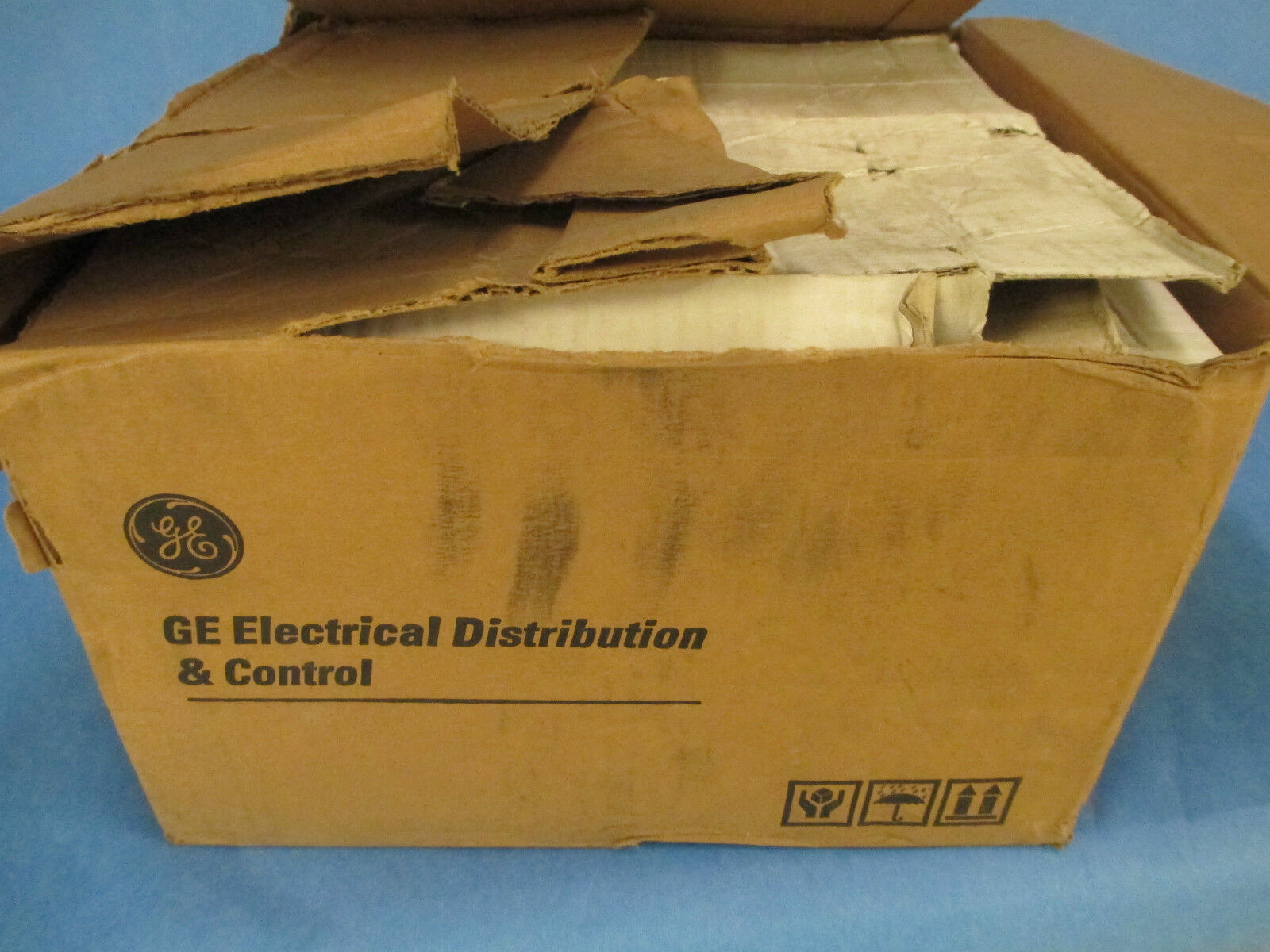 GE Record Circuit Breaker D 800 0320-1729-06 800A 690V 3P New Surplus