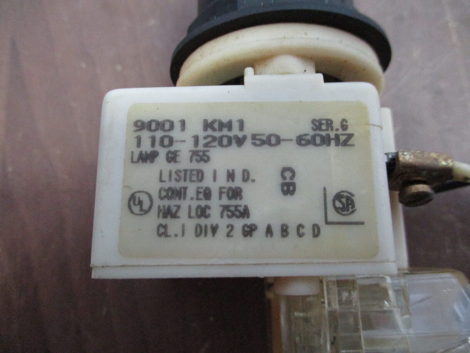 Square D Illuminated Push Button 9001 KM1 Ser. G 110-120V 50-60Hz Green Used