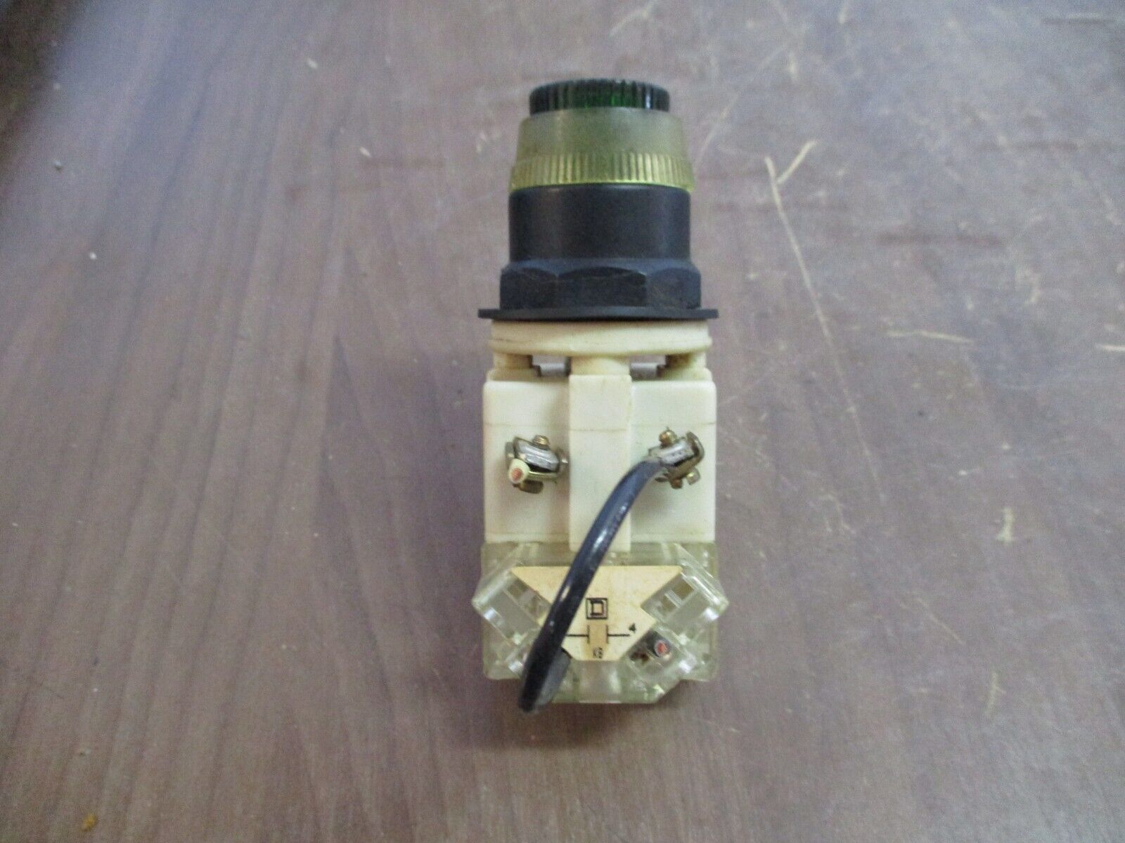 Square D Illuminated Push Button 9001 KM1 Ser. G 110-120V 50-60Hz Green Used