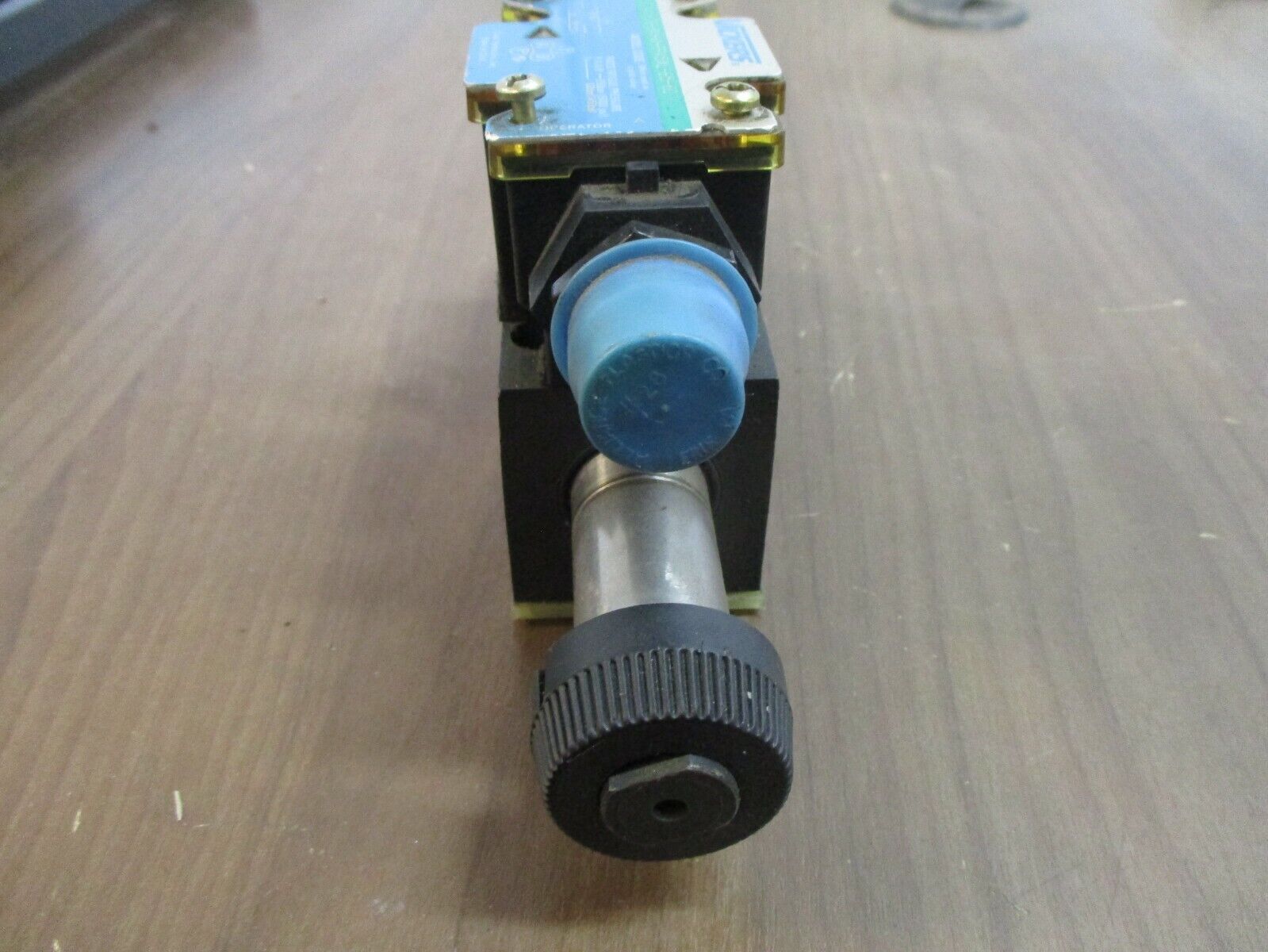 Vickers Directional Control Valve DG4V-3S-6N-M-FPA5WL-B5-60 110/120V 50/60Hz