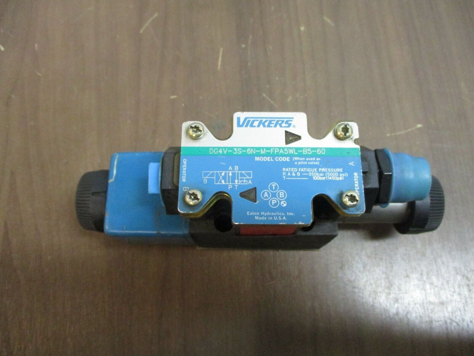 Vickers Directional Control Valve DG4V-3S-6N-M-FPA5WL-B5-60 110/120V 50/60Hz
