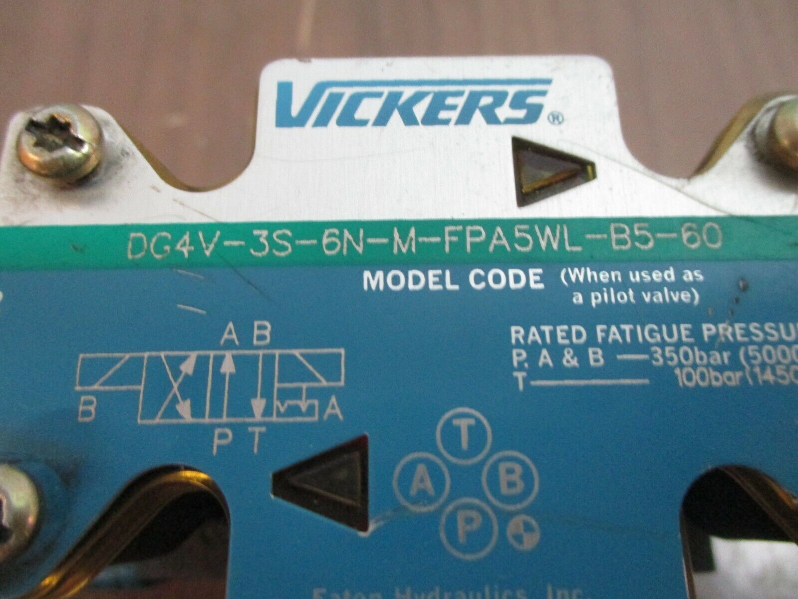 Vickers Directional Control Valve DG4V-3S-6N-M-FPA5WL-B5-60 110/120V 50/60Hz