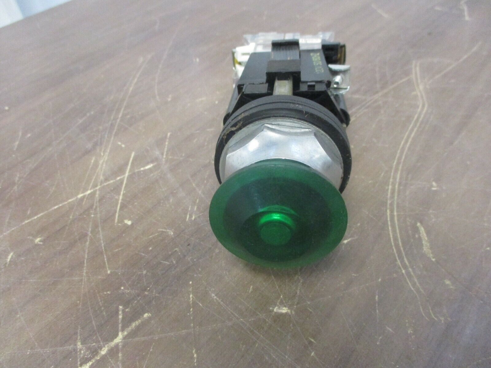 Westinghouse Illuminated Push Button PB1T1B Green Model B 120V 60Hz Used