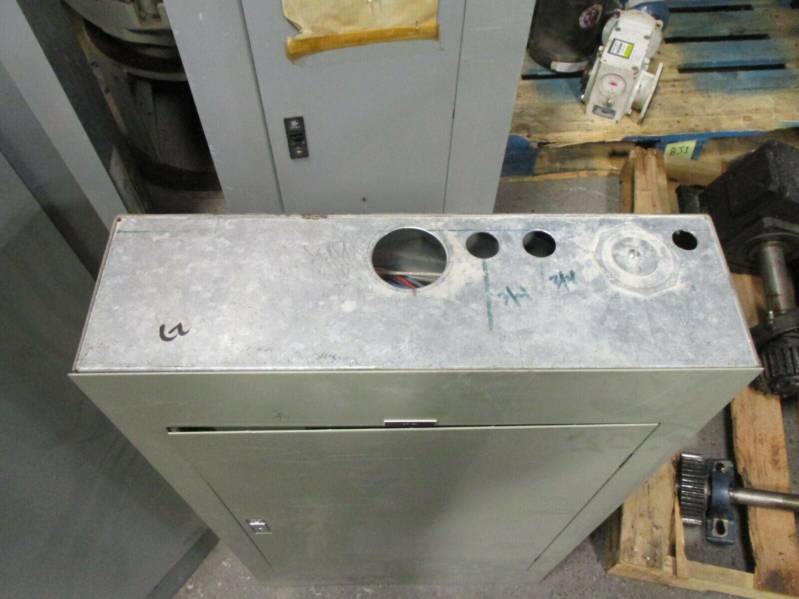 Westinghouse Main Breaker Circuit Breaker Panel MP-3229 225A Max 208Y/120 3Ph 4W