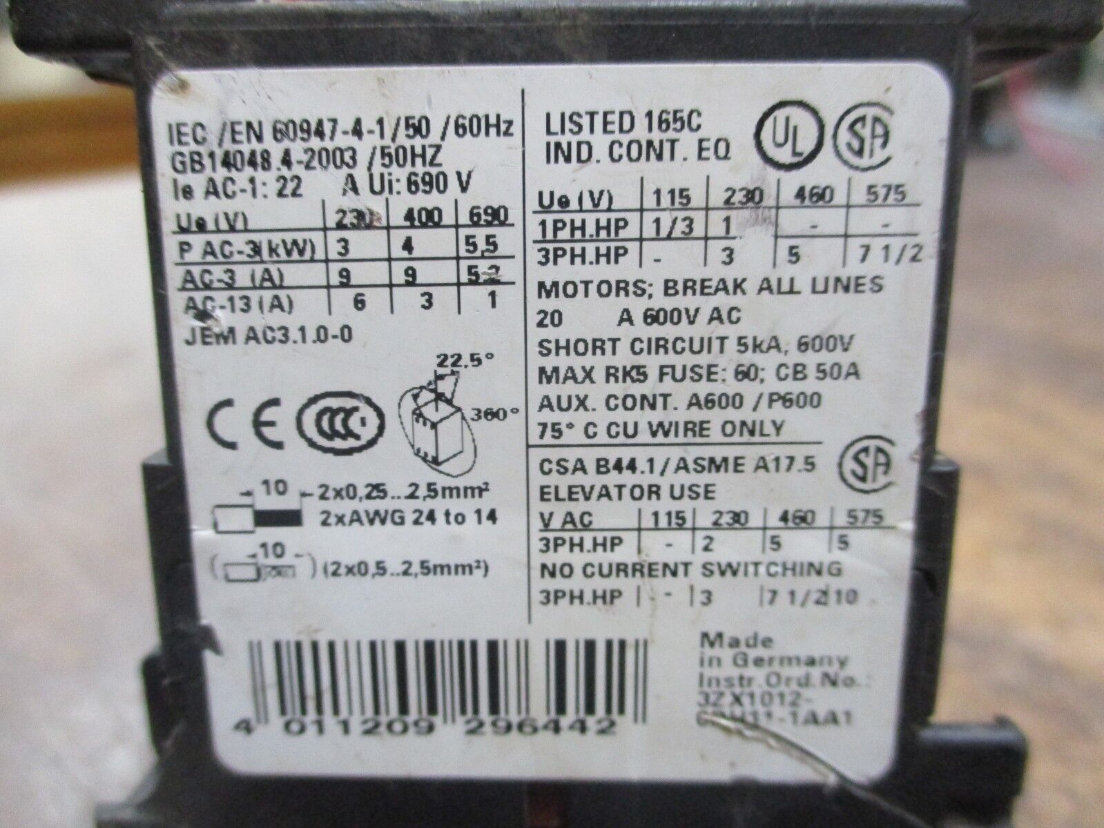 Siemens Sirius Contactor 3RT1016-2AB01 24V Coil 20A 600V Used