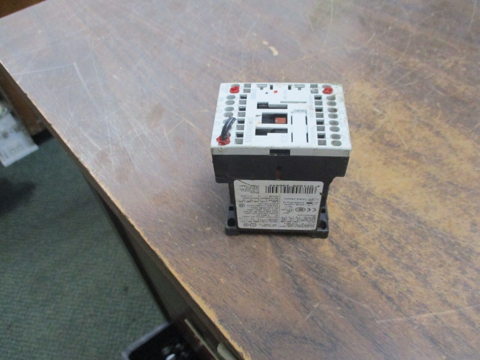 Siemens Sirius Contactor 3RT1016-2AB01 24V Coil 20A 600V Used