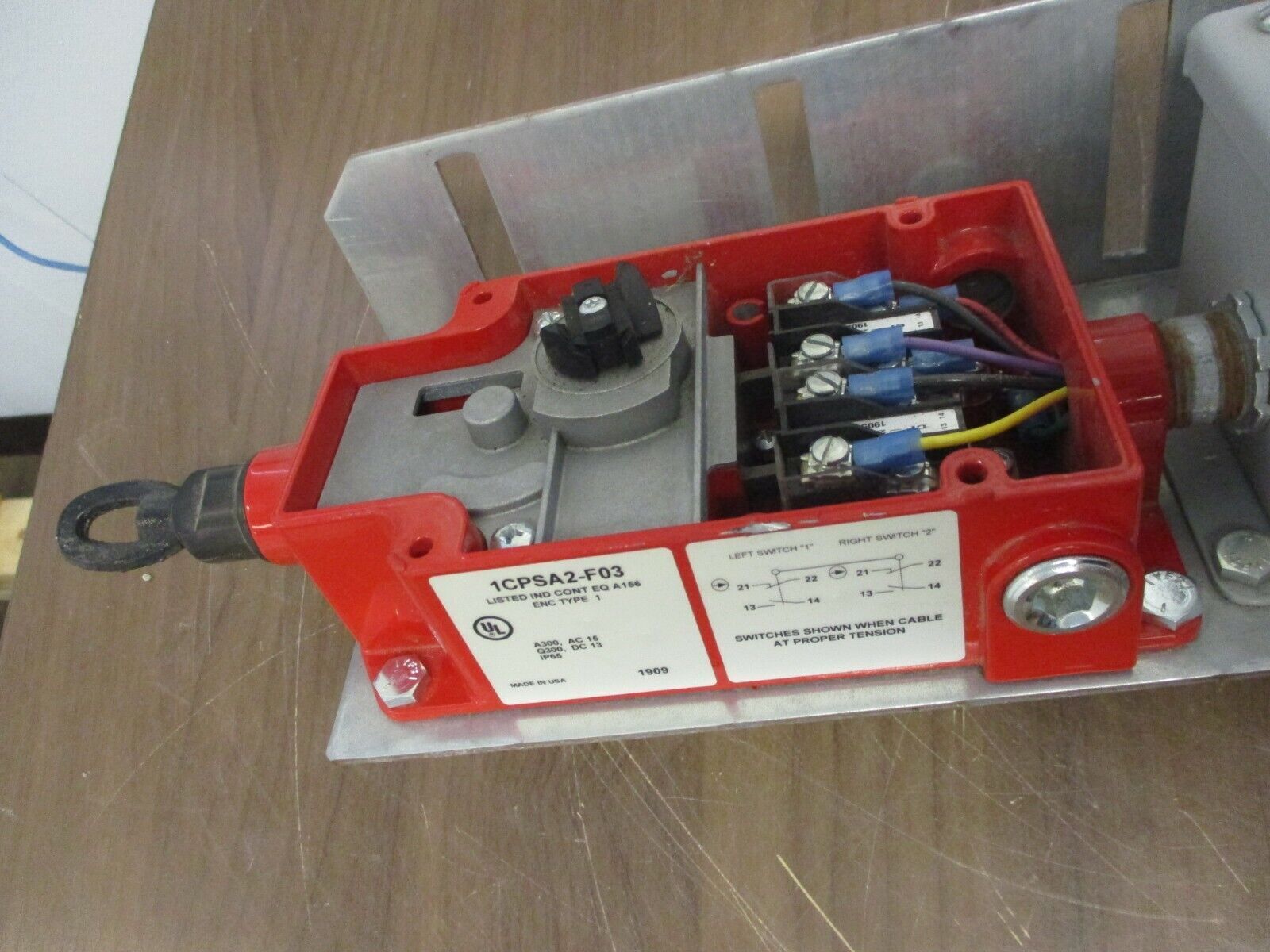 Honeywell Dual Micro Switch Cable-Pull Switch 1CPSA2-F03 w/ Mounting Plate Used