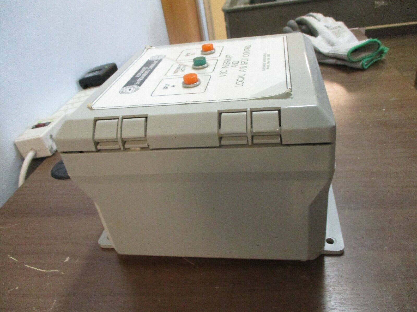 Automated Environments / Omnus VSC Interrupt & Local A/B Split Control Used