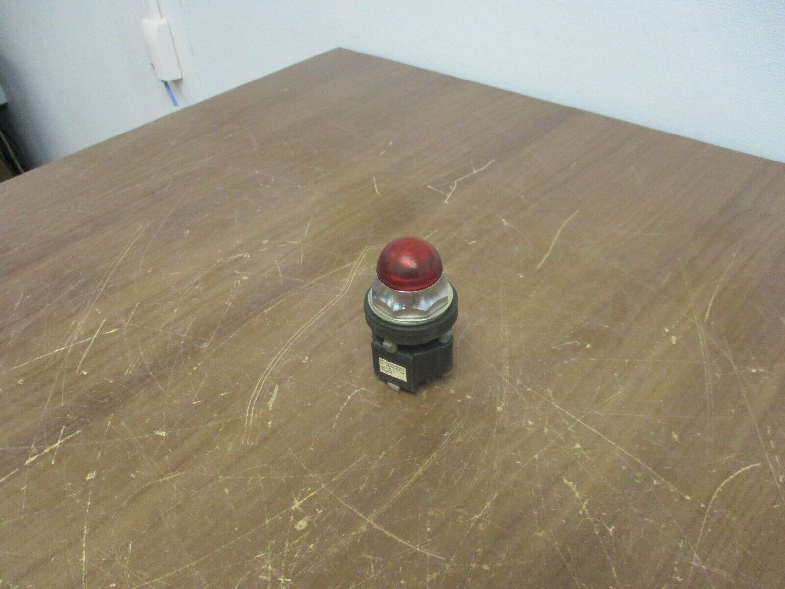 Westinghouse Indicating Light PB1T2R 220/240V 50/60Hz Red Used