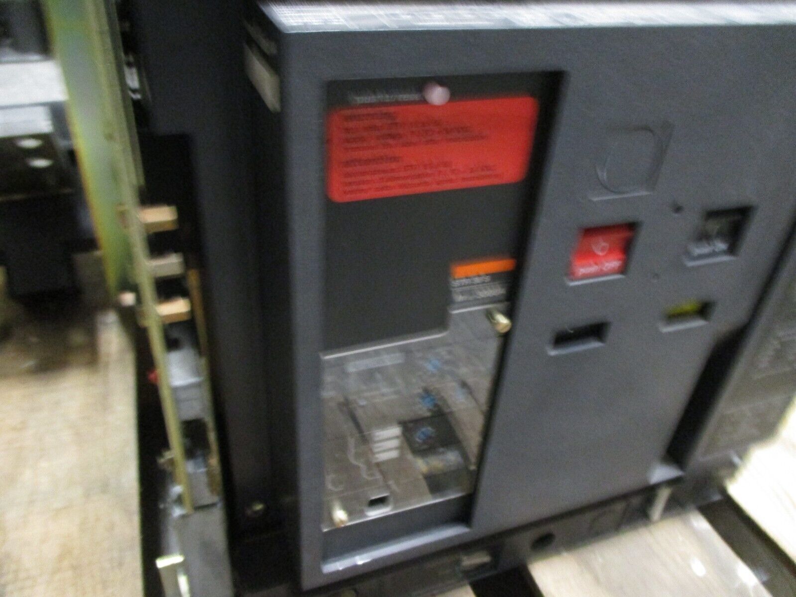 Merlin Gerin Masterpact Circuit Breaker MP30 H1 3000A Frame Size STR 38 S Trip