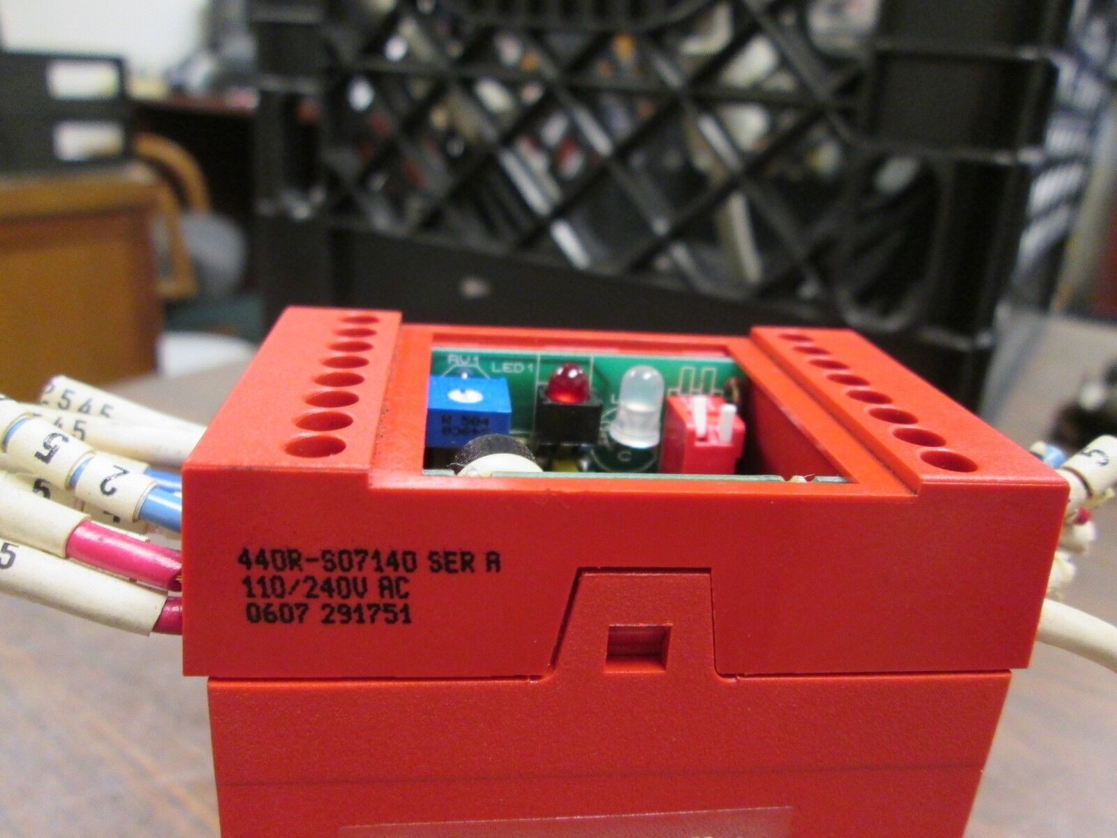 Allen-Bradley Guard Master Stop Motion Detection 440R-S07140 110/240VAC Used