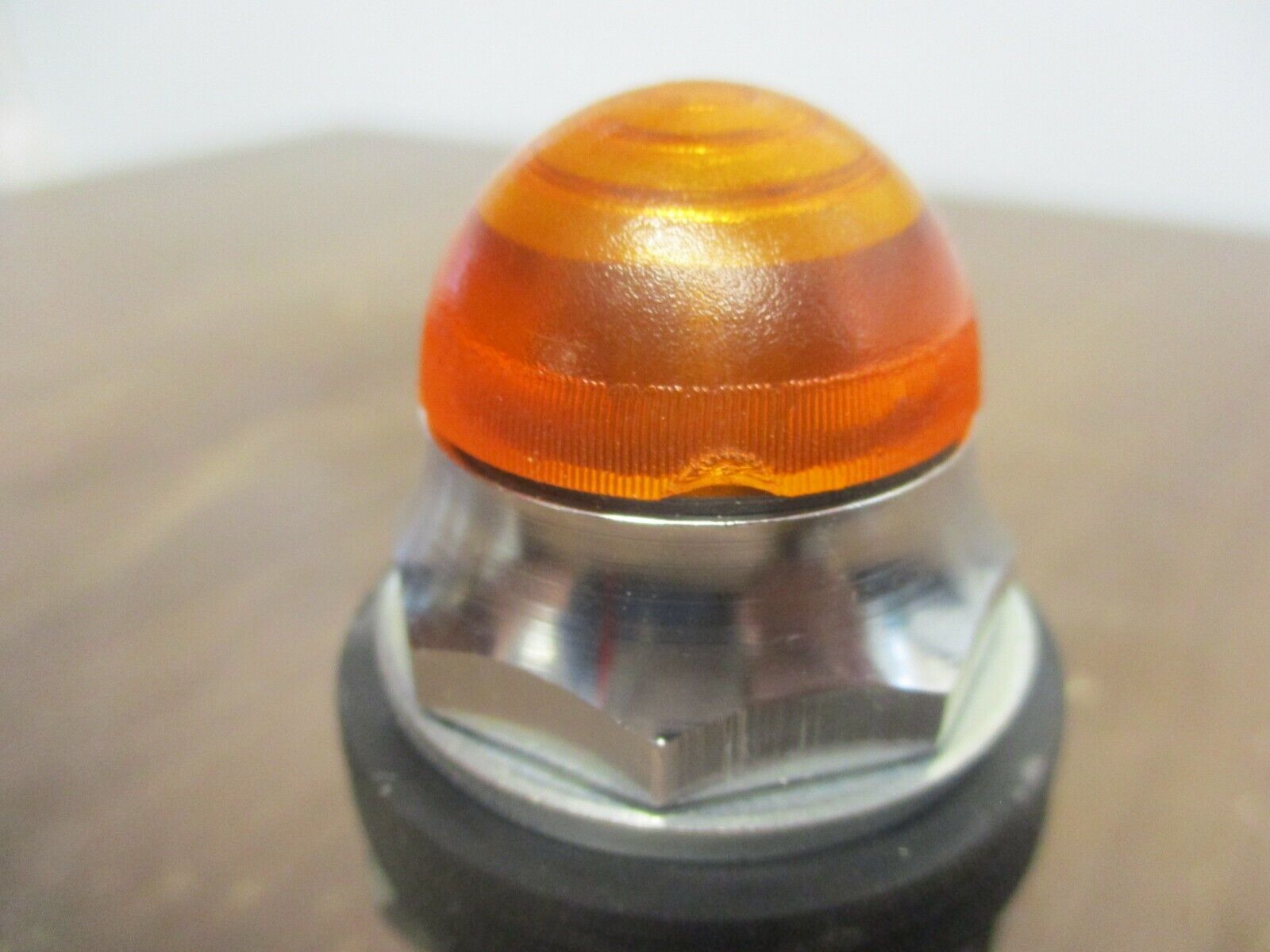 Westinghouse Indicating Light PB1T2R 220/240V 50/60Hz Amber Used