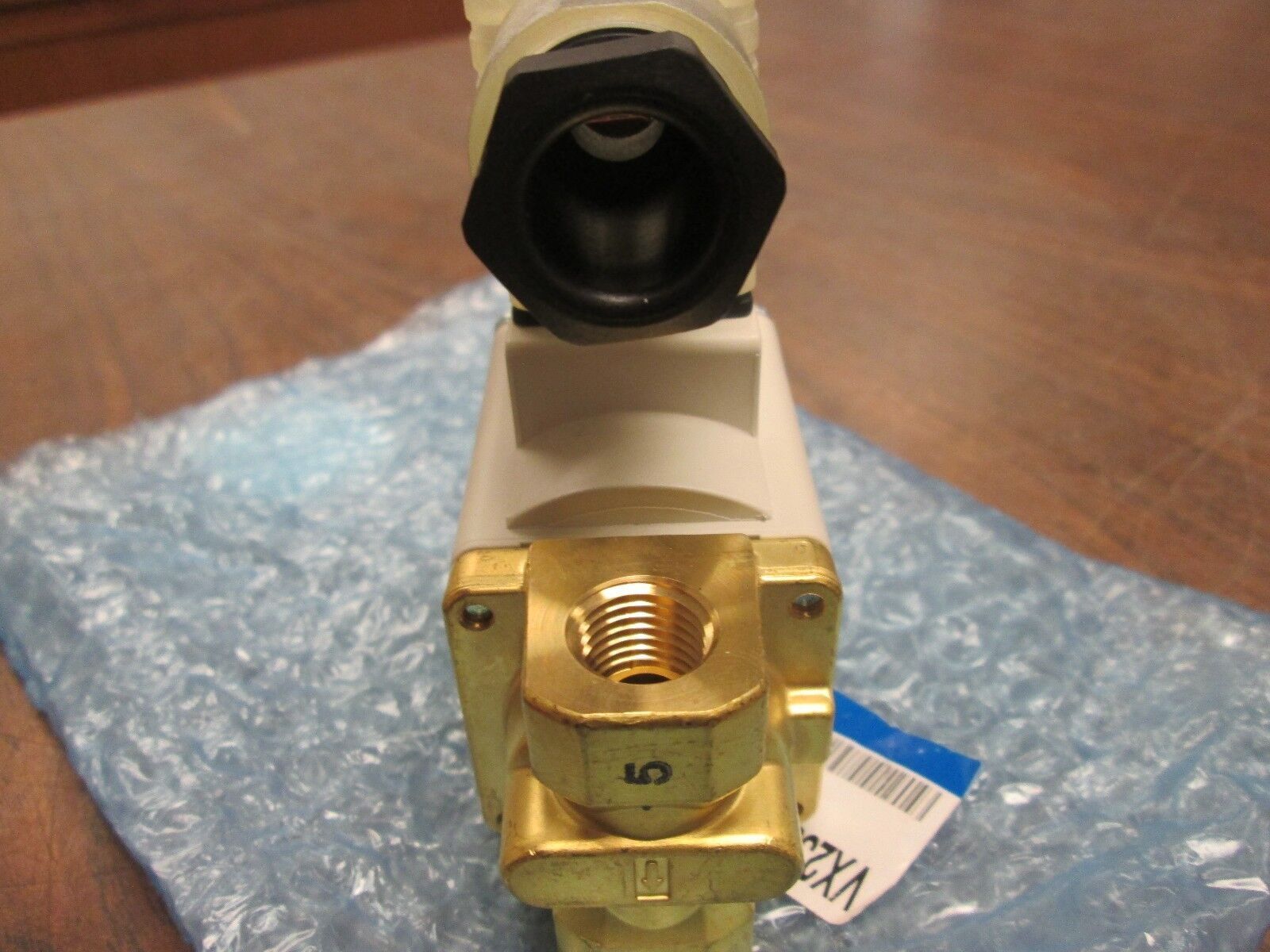 SMC Solenoid Valve VX233AZ2AB For Oil 1MPa Max Pressure New Surplus