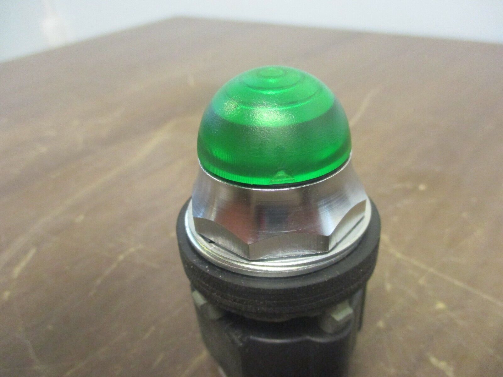 Westinghouse Indicating Light PB1T2R 220/240V 50/60Hz Green Used