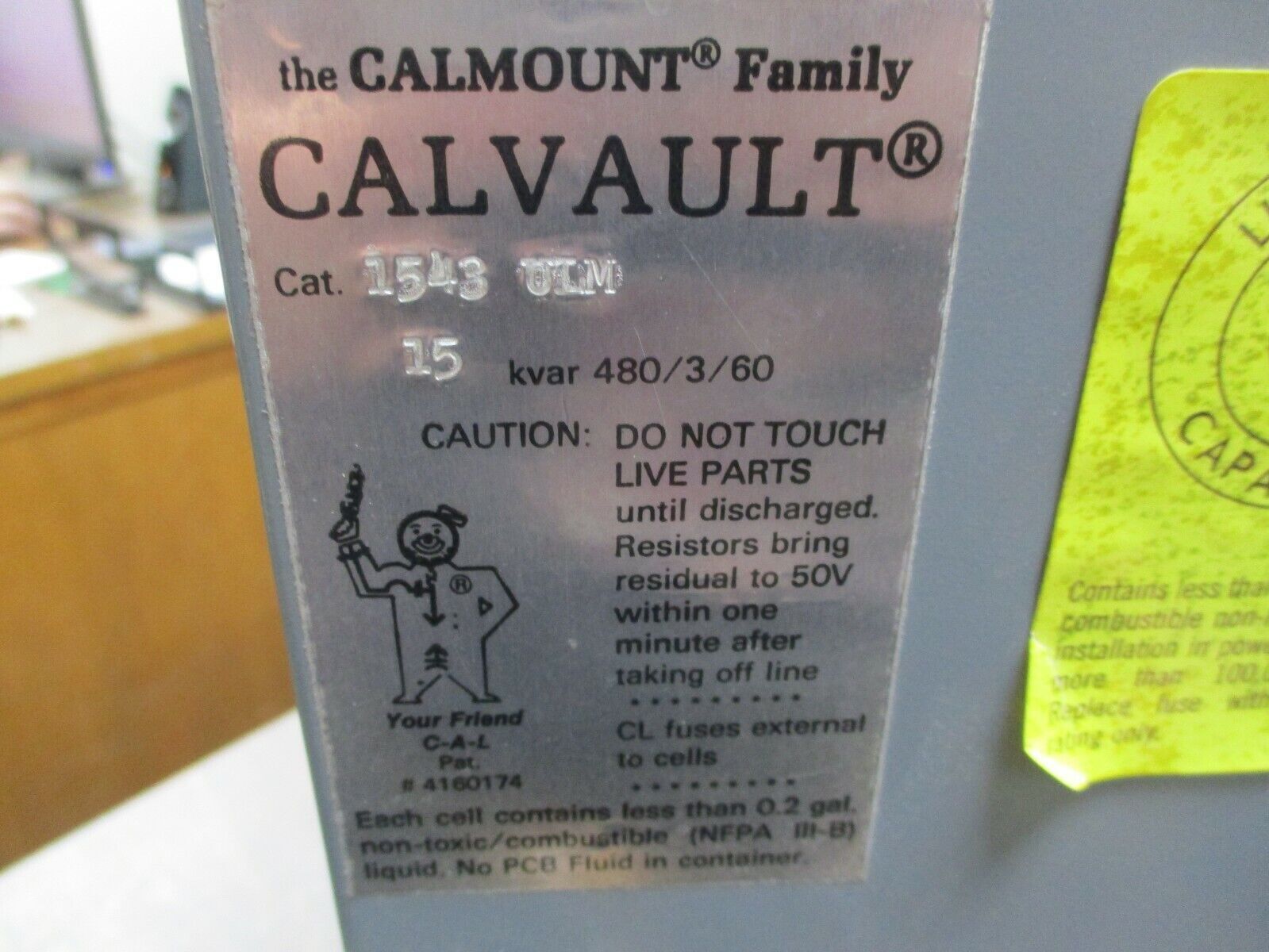 Calmount Calvault Capacitor 1543 ULM 15KVAR 480V 3Ph 60Hz Used