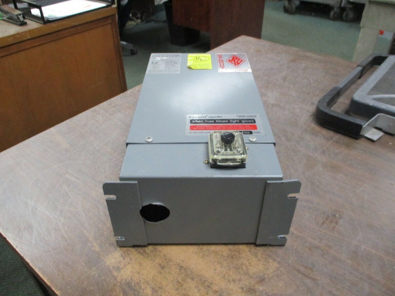 Calmount Calvault Capacitor 1543 ULM 15KVAR 480V 3Ph 60Hz Used