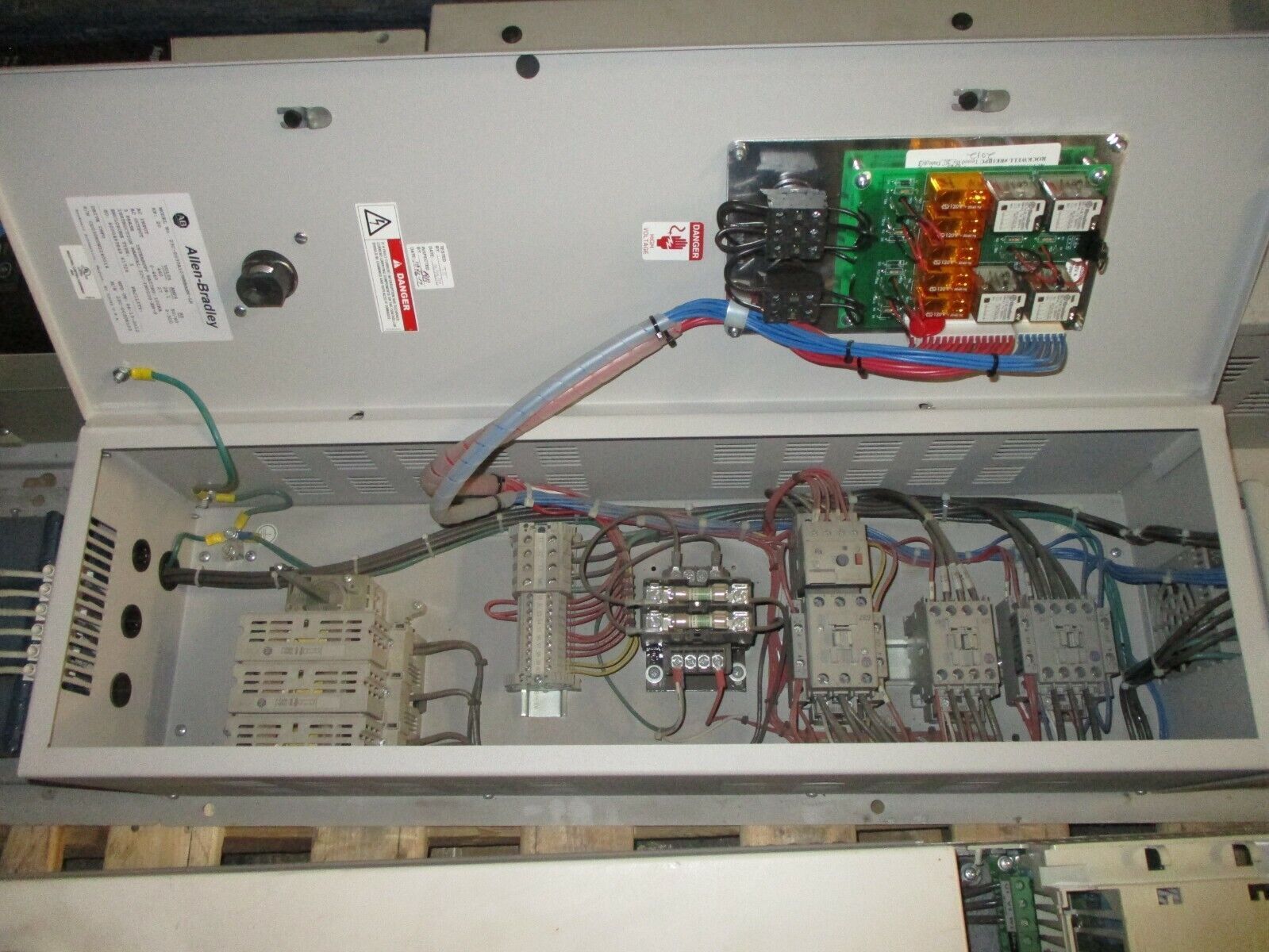 Allen-Bradley PowerFlex 400 AC Drive w/ Bypass & Line Reactor 20HP 3Ph Used