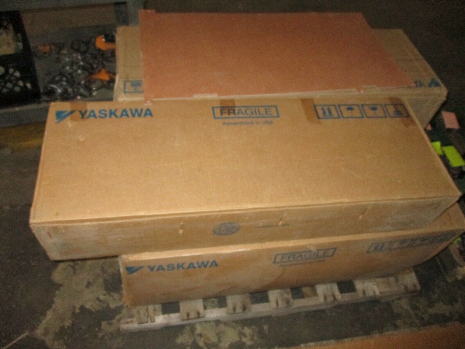 Yaskawa Z1000 AC Drive Z1C1B021PF 15HP 480V New Surplus