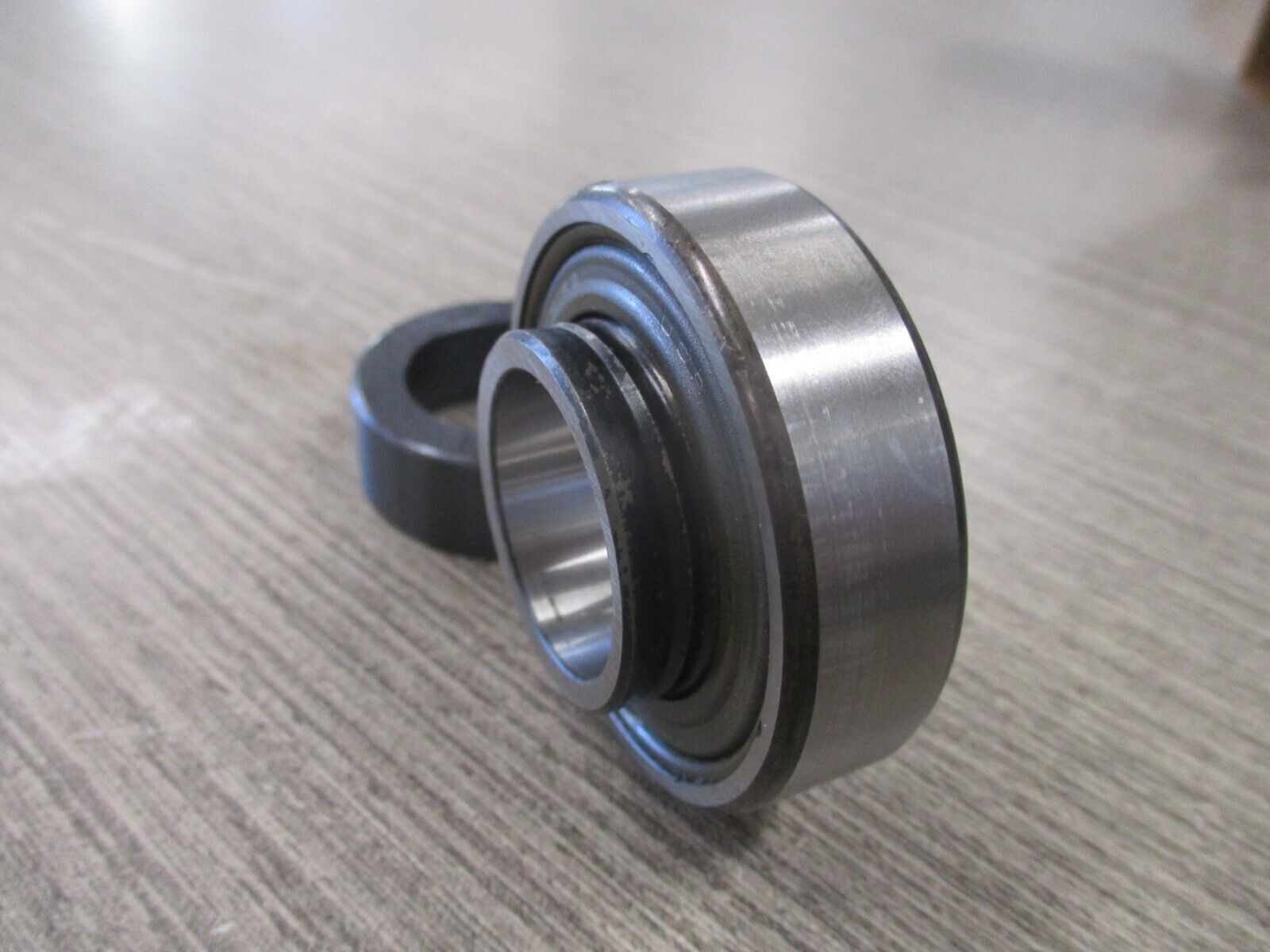 Timken Ball Bearing RAE25RR New Surplus