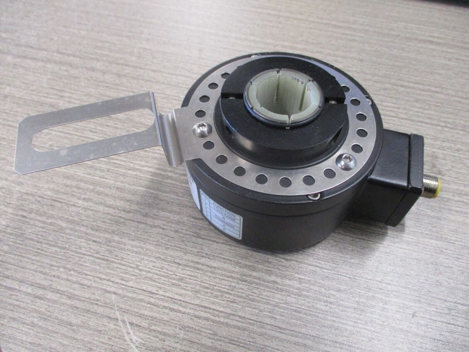 Dynapar Encoder HS35R2400D30H04 2400PPR Used