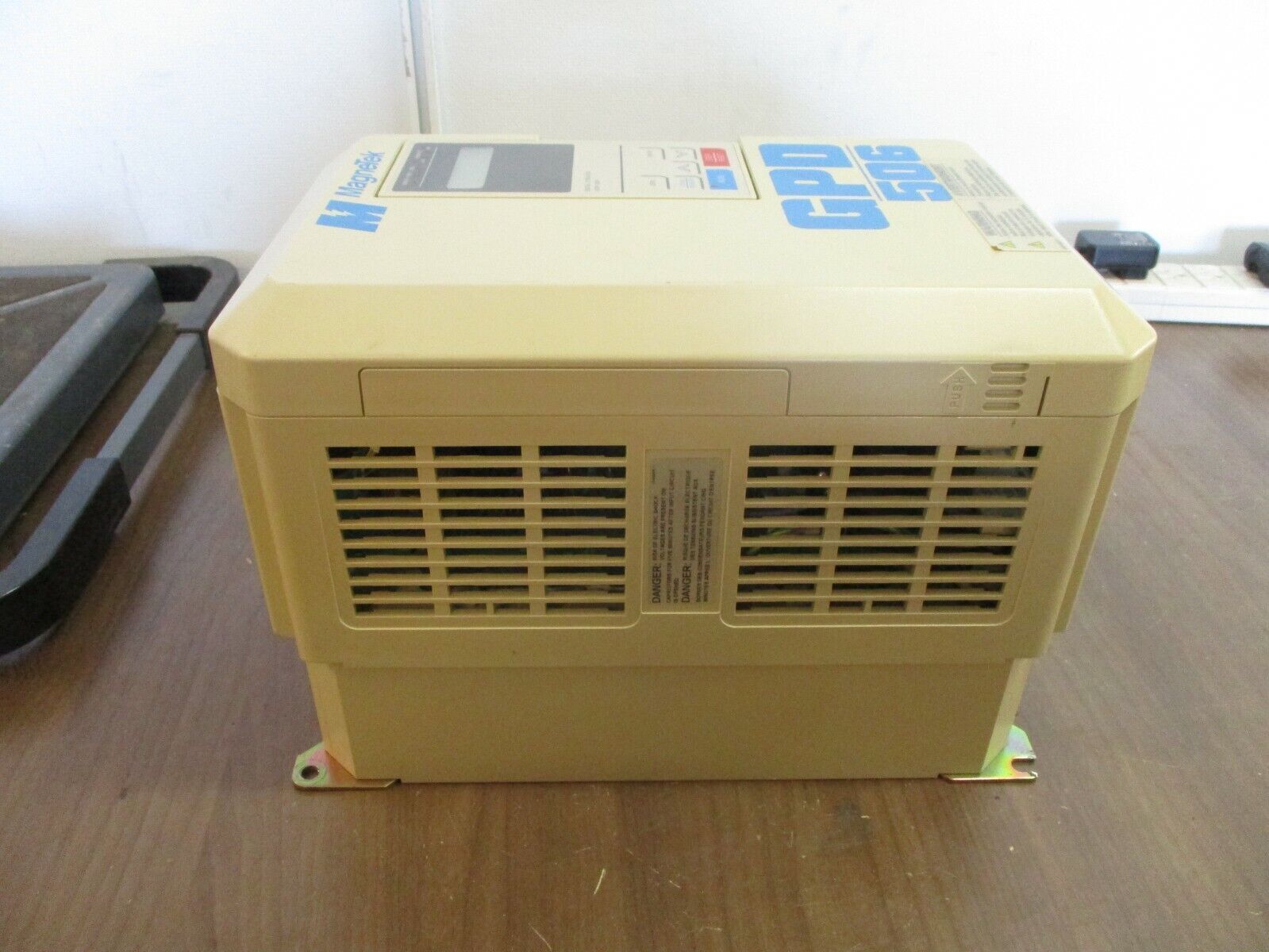 MagneTek GPD 506 AC Drive GPD506V-B014 10HP 3Ph w/ Keypad Used