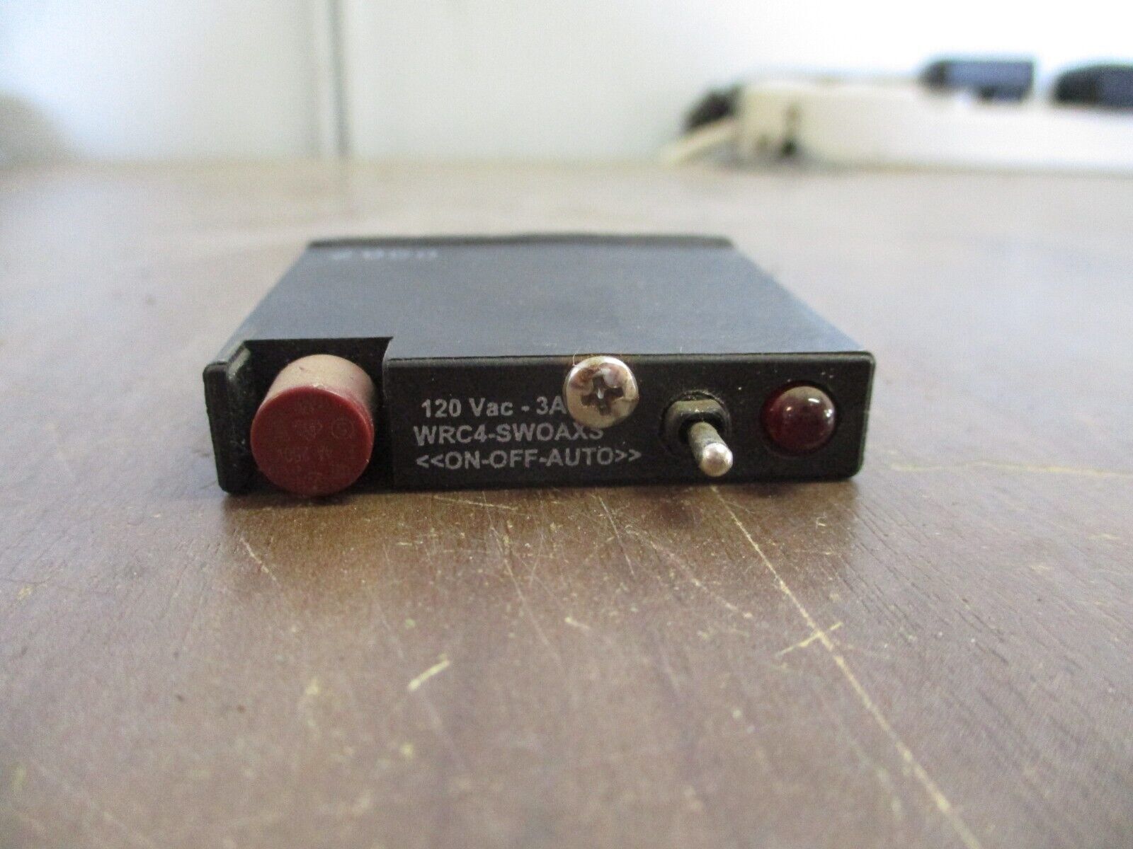 WRC Output Module WRC4-SWOAXS 120VAC Output 24VDC Input Used