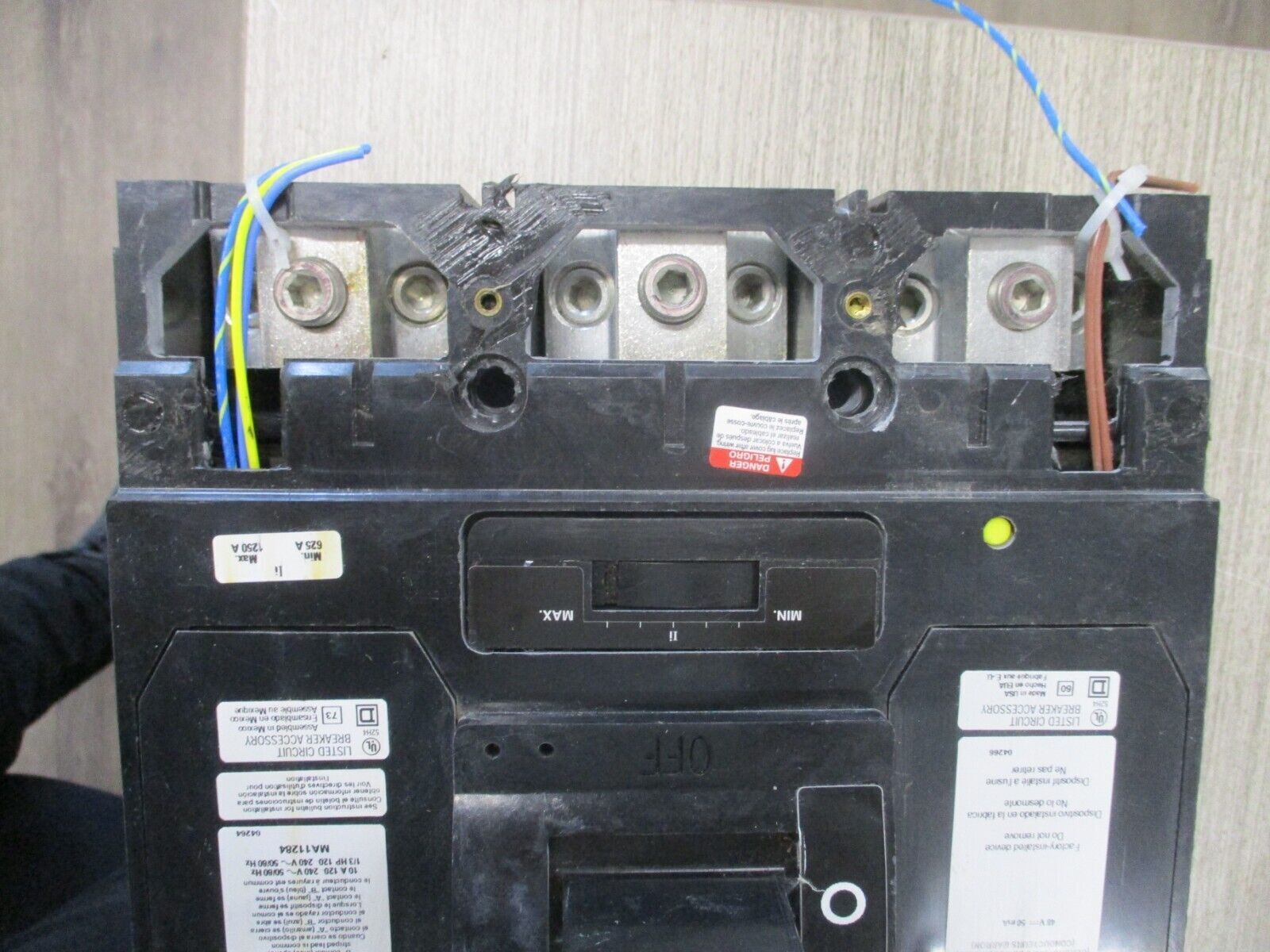 Square D Circuit Breaker 519568P14 300A 600V 3P Used