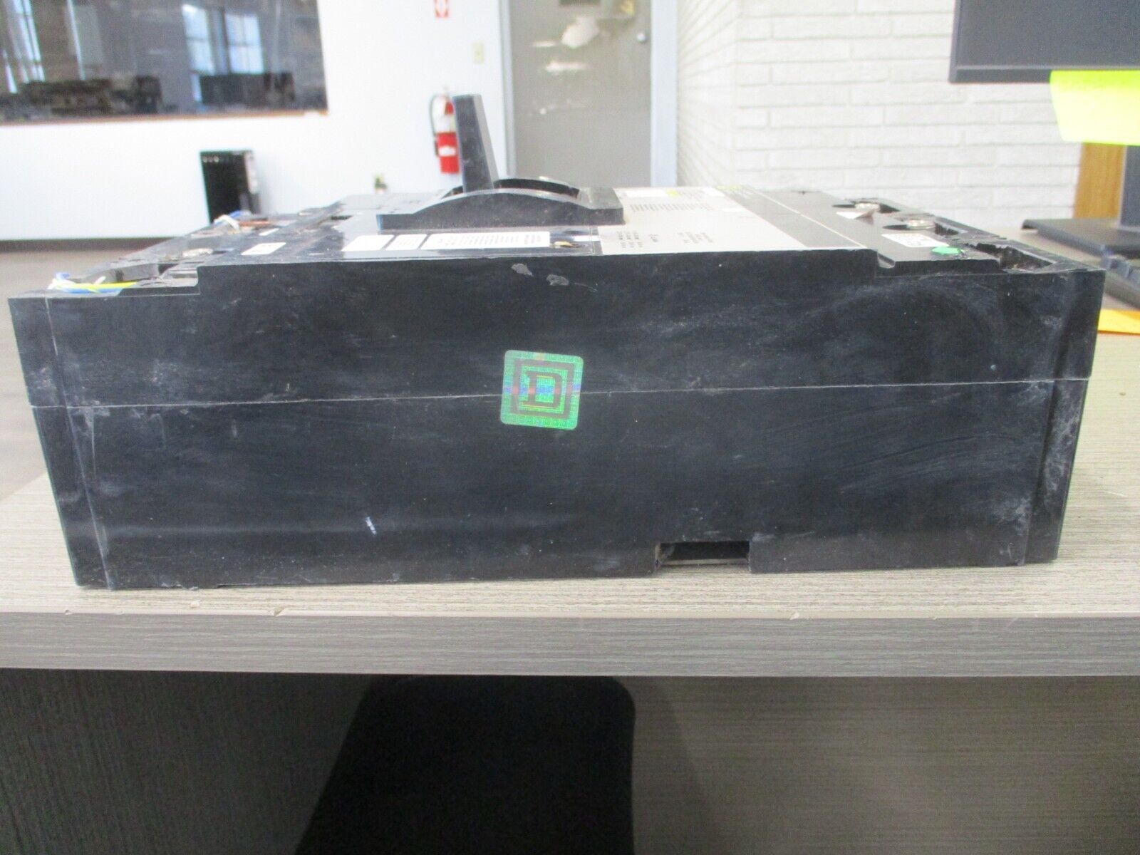 Square D Circuit Breaker 519568P14 300A 600V 3P Used