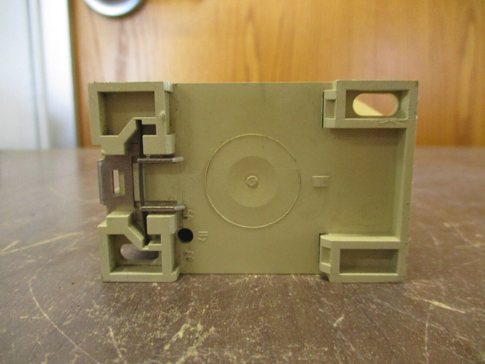 Allen-Bradley Relay 817-A* Ser A 110V 50/60Hz 2VA *Chipped* Used