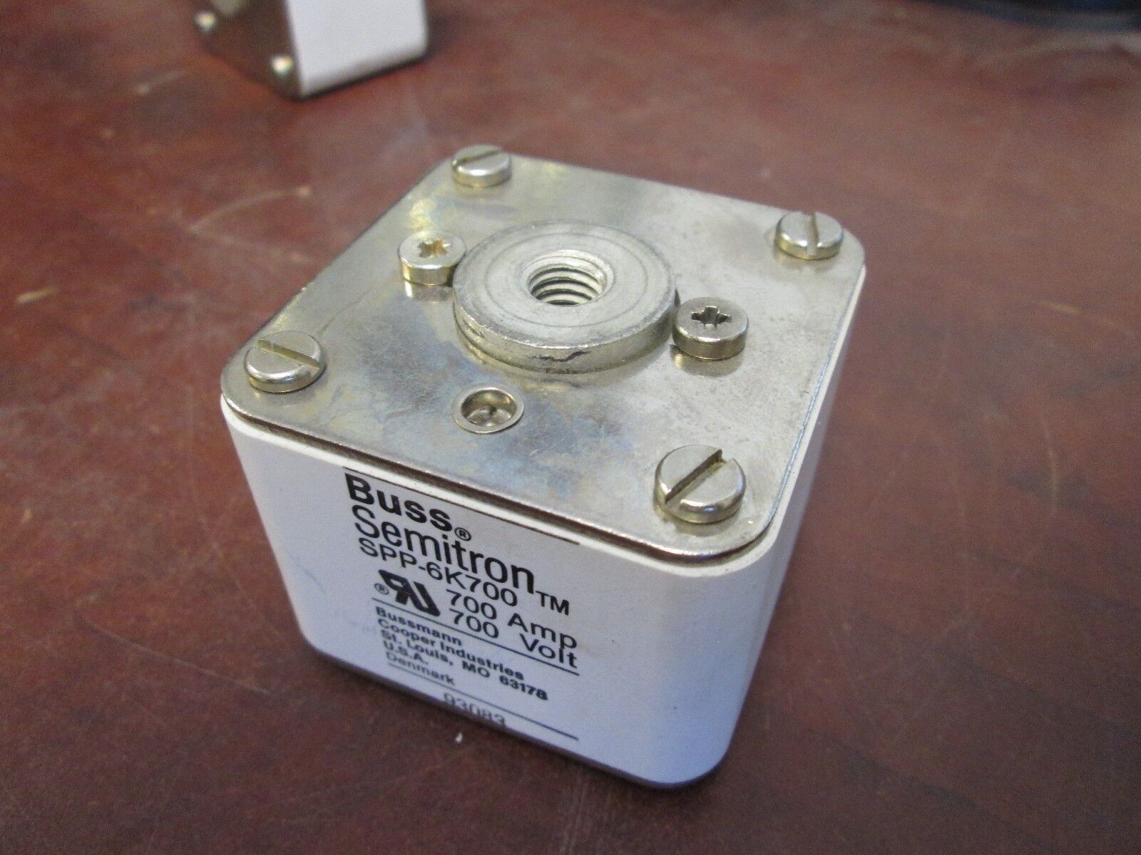 Bussmann Semitron Fuse SPP-6K700 700A 700V No Bolts Used