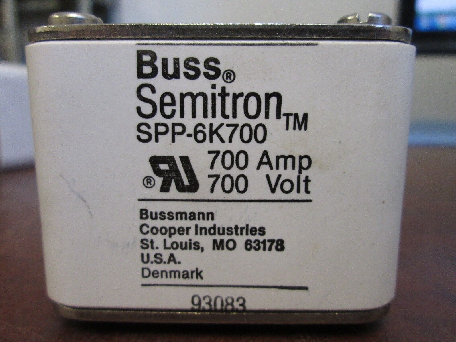 Bussmann Semitron Fuse SPP-6K700 700A 700V No Bolts Used
