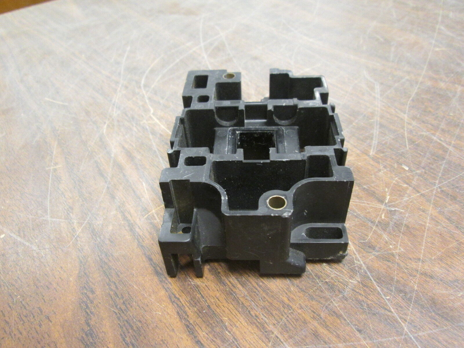 Telemecanique Magnetic Coil LX1 D6 M5 220V@50Hz *Chipped Mounting Bracket* Used
