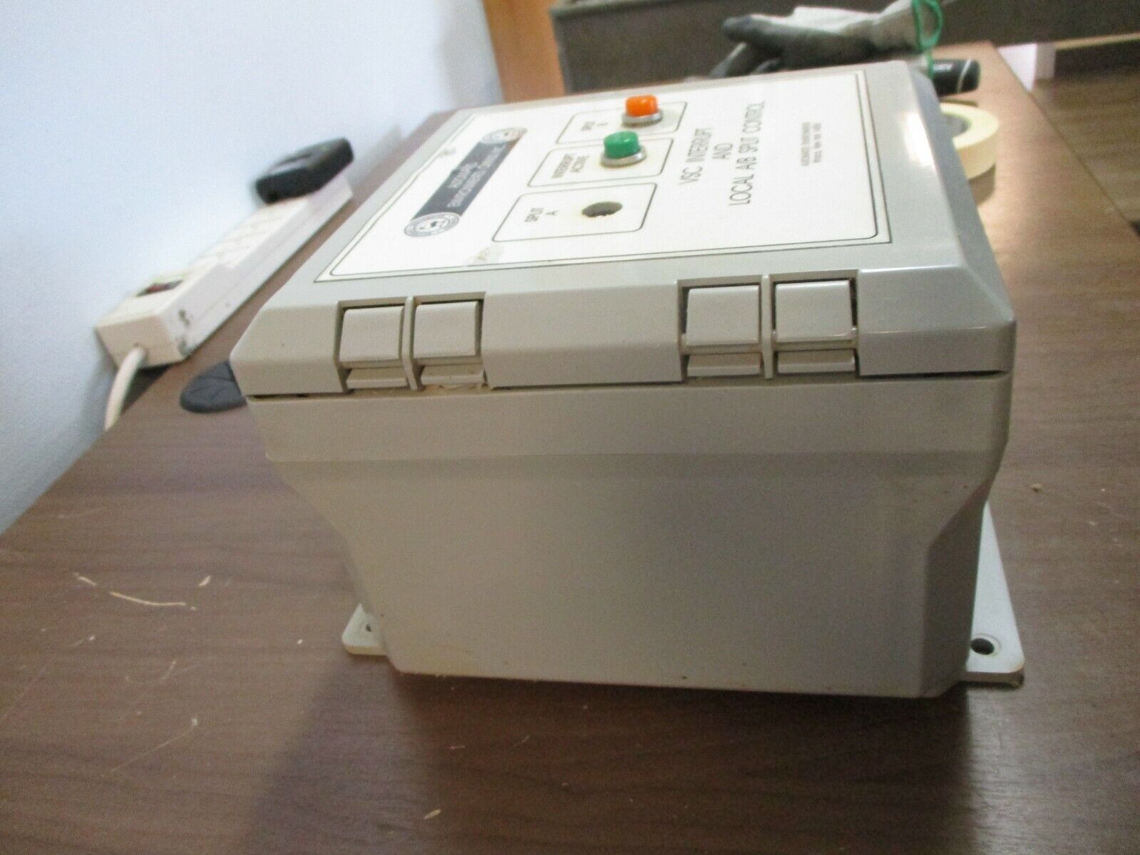 Automated Environments / Omnus, Inc. VSC Interrupt & Local A/B Split Control