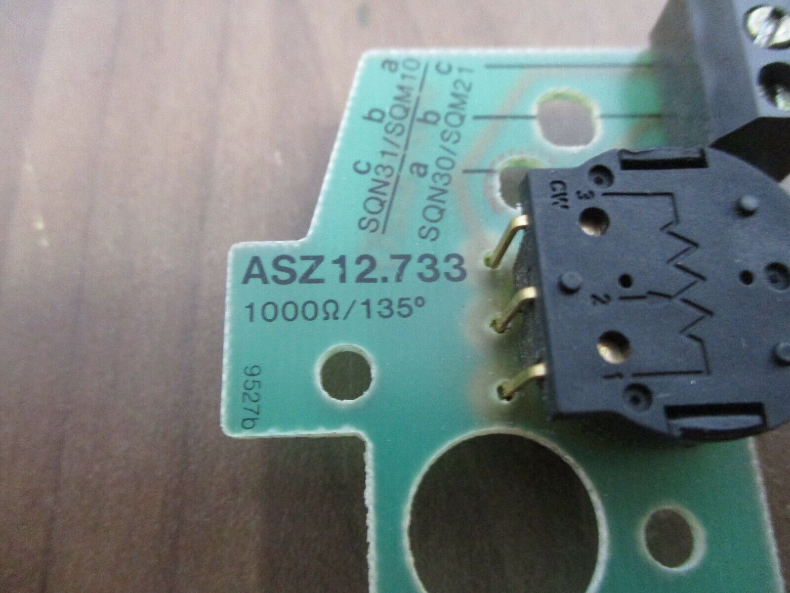 Landis & Gyr Potentiometer ASZ12.733 1000 Ohm 135° Used