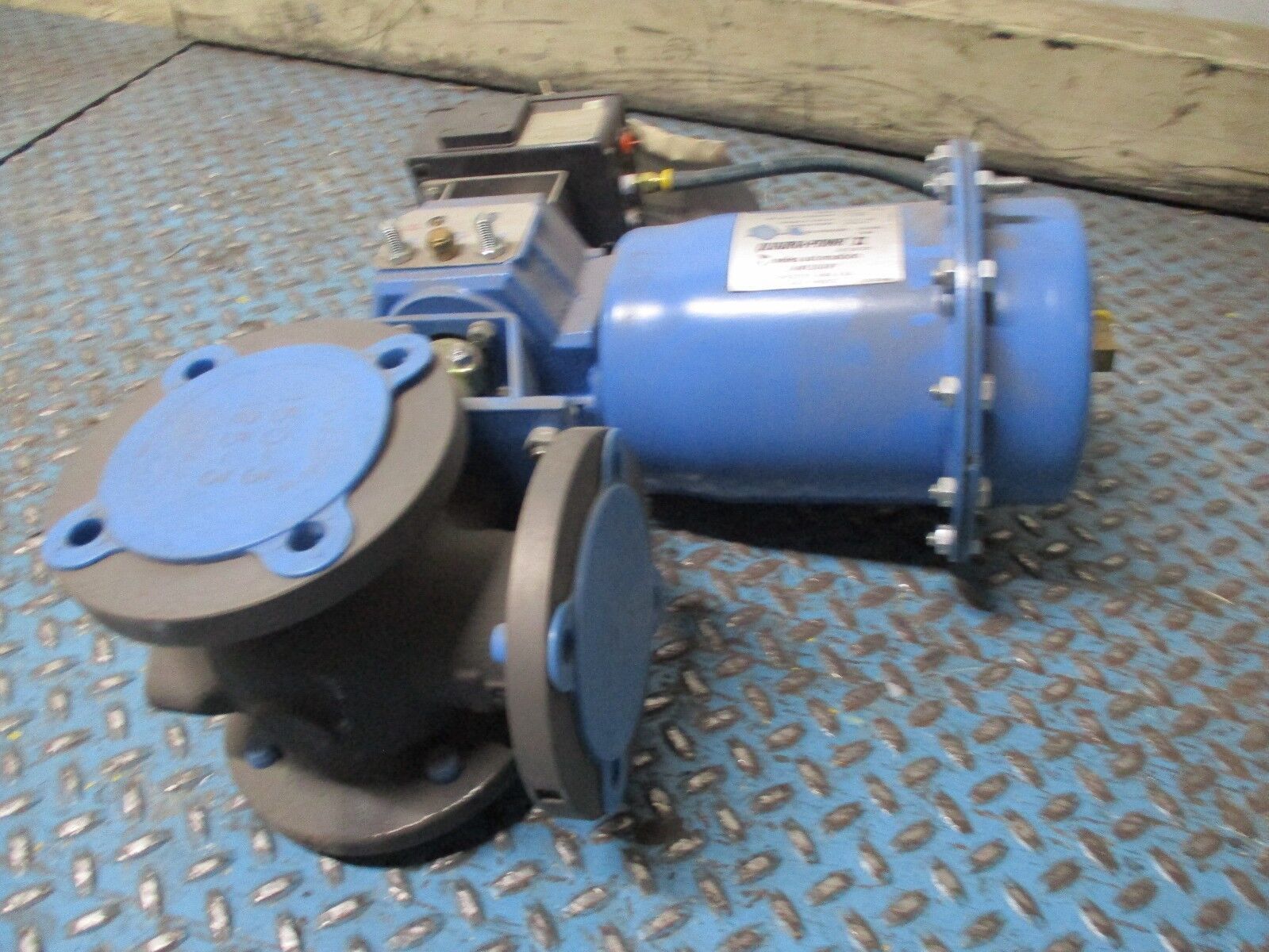 Neles Automation Quadra-Powr II Actuator w/ Pneumatic Actuator QP3C/M Used