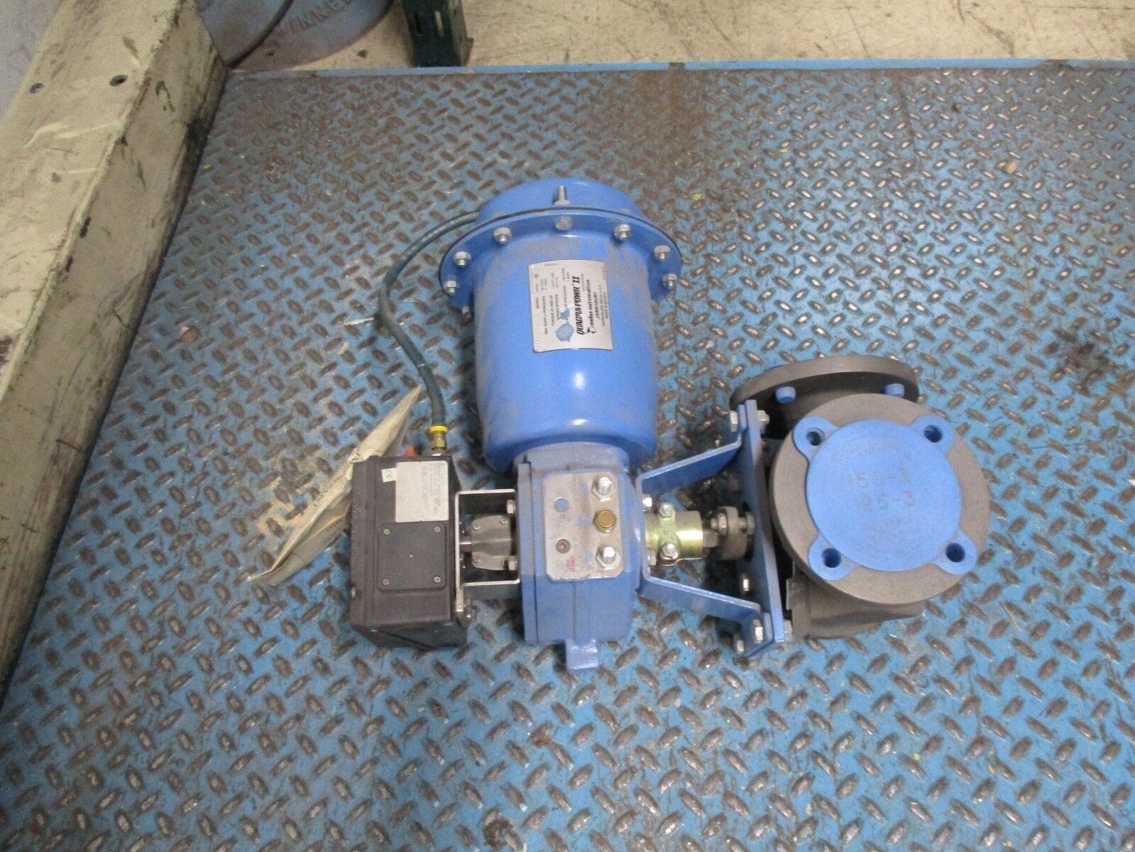 Neles Automation Quadra-Powr II Actuator w/ Pneumatic Actuator QP3C/M Used