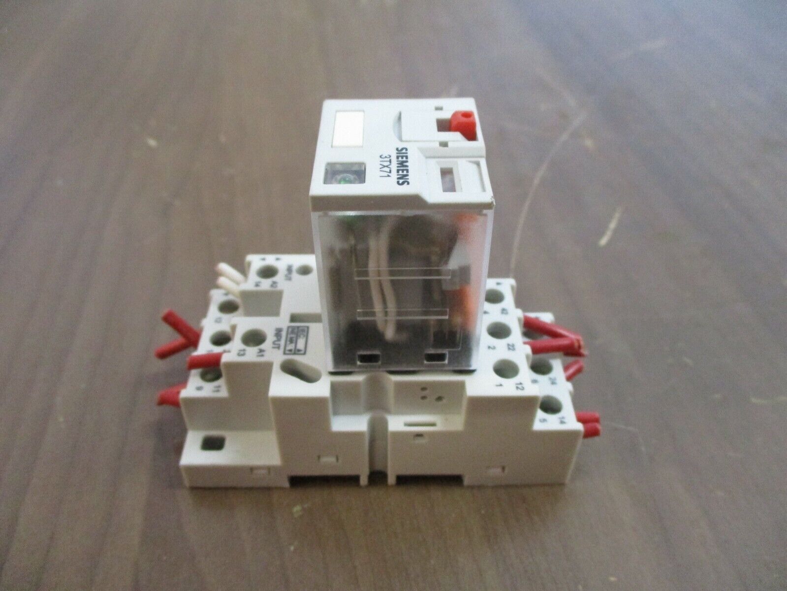 Siemens Relay 3TX7116-5NF13 120V Coil w/ 3TX7144-1E8 Base Used