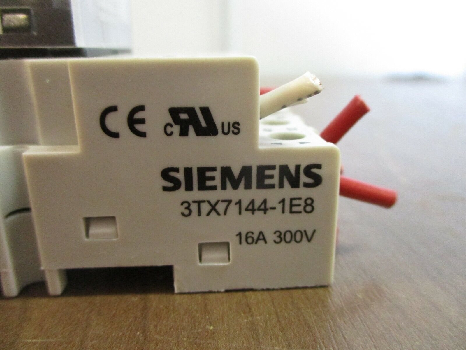 Siemens Relay 3TX7116-5NF13 120V Coil w/ 3TX7144-1E8 Base Used