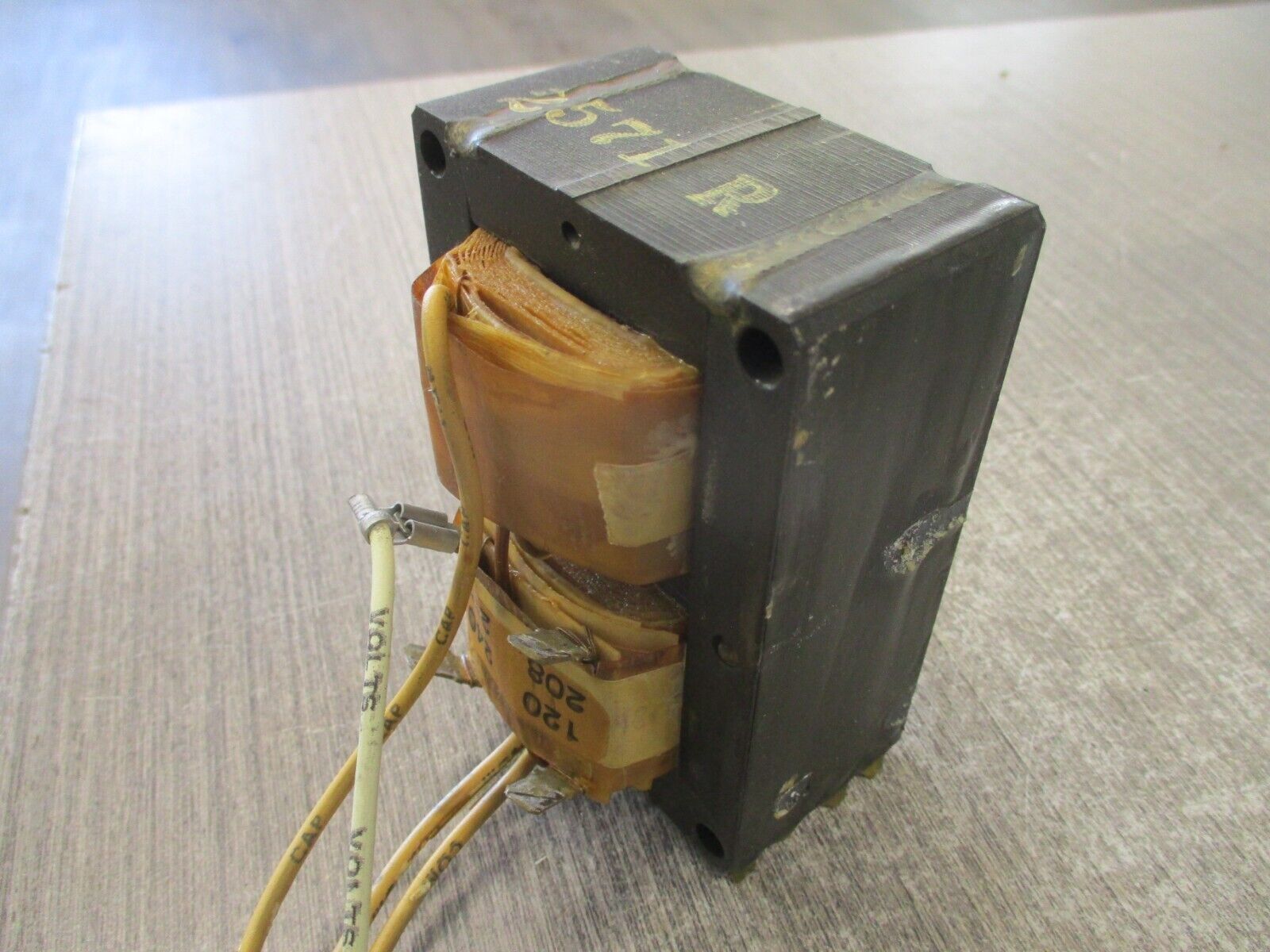 Advance Quadri-Volt Core & Coil Ballast 71A2571-001D 60 Hz 100W New Surplus