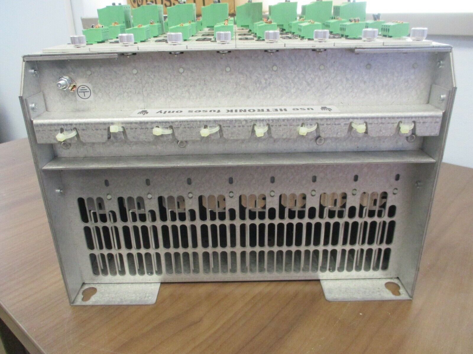 Hetronik PLC Rack w/ (8) Output Cards HC510-RK-8-230 Ver. A.2 Used