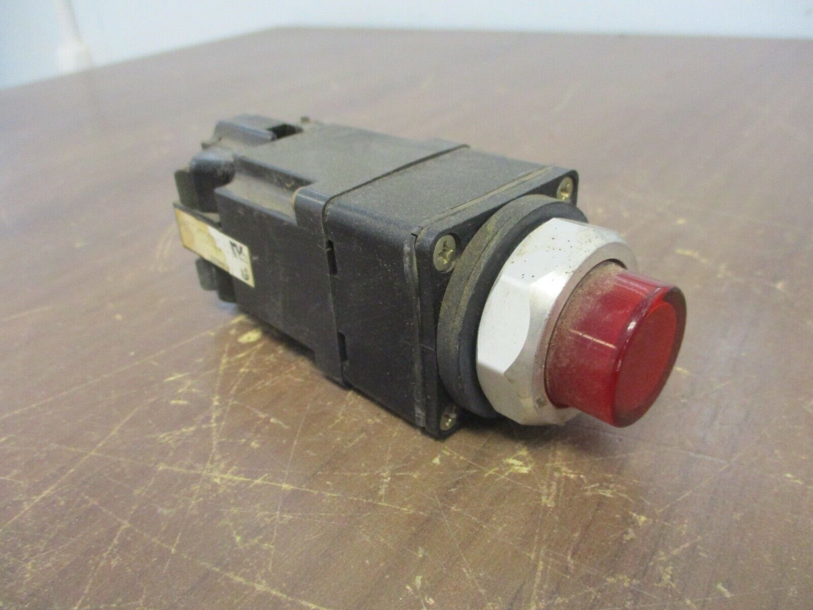 TEC Illuminated Push Button LS-1031D-11A Red 120V 50/60Hz Used