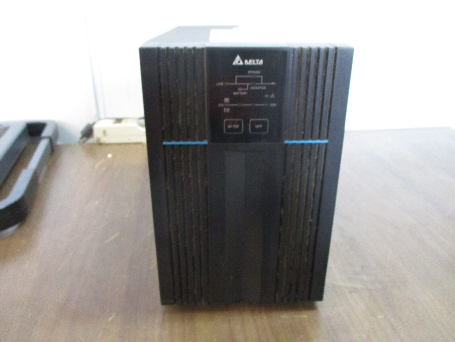Delta N-Series UPS GES-N1KVA 1KVA 900W 220VAC 50Hz *Cut Power Cord* Used