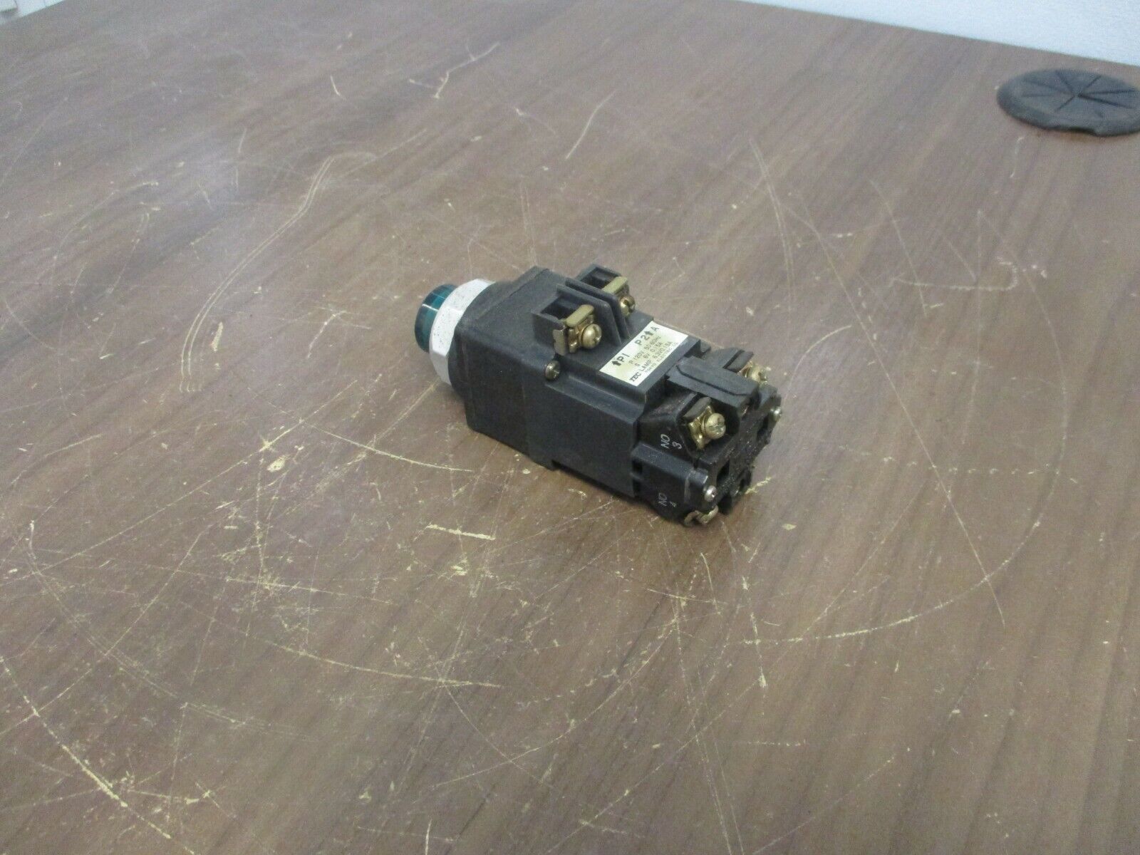 TEC Illuminated Push Button LS-1031D-11 Green 120V 50/60Hz Used