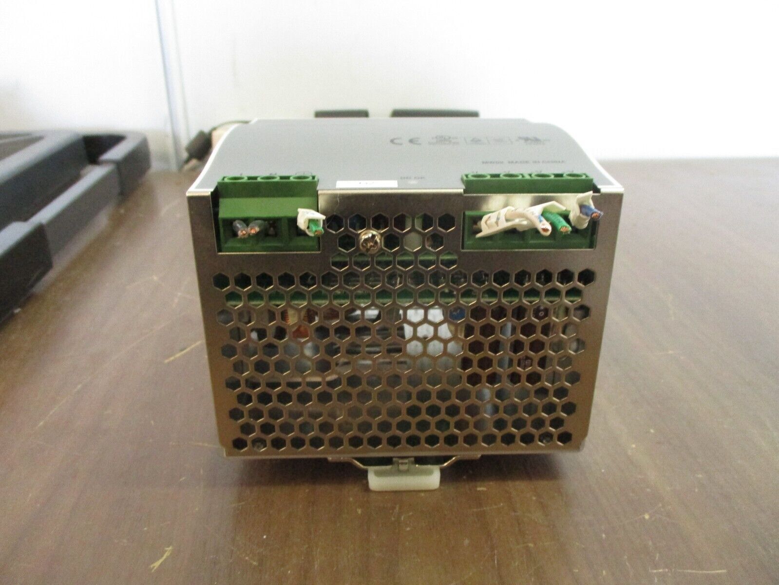 Mean Well Switching Regulator DRP-240-24 Input: 100-240VAC 3.5A 50/60Hz Used