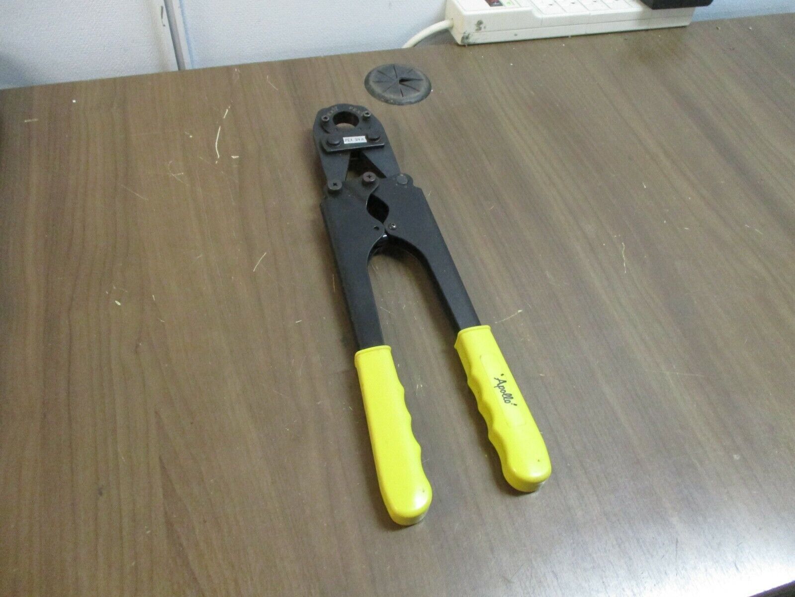 Apollo Quick-Cinch Clamp Tool PEX 3/4" 3/4in Used
