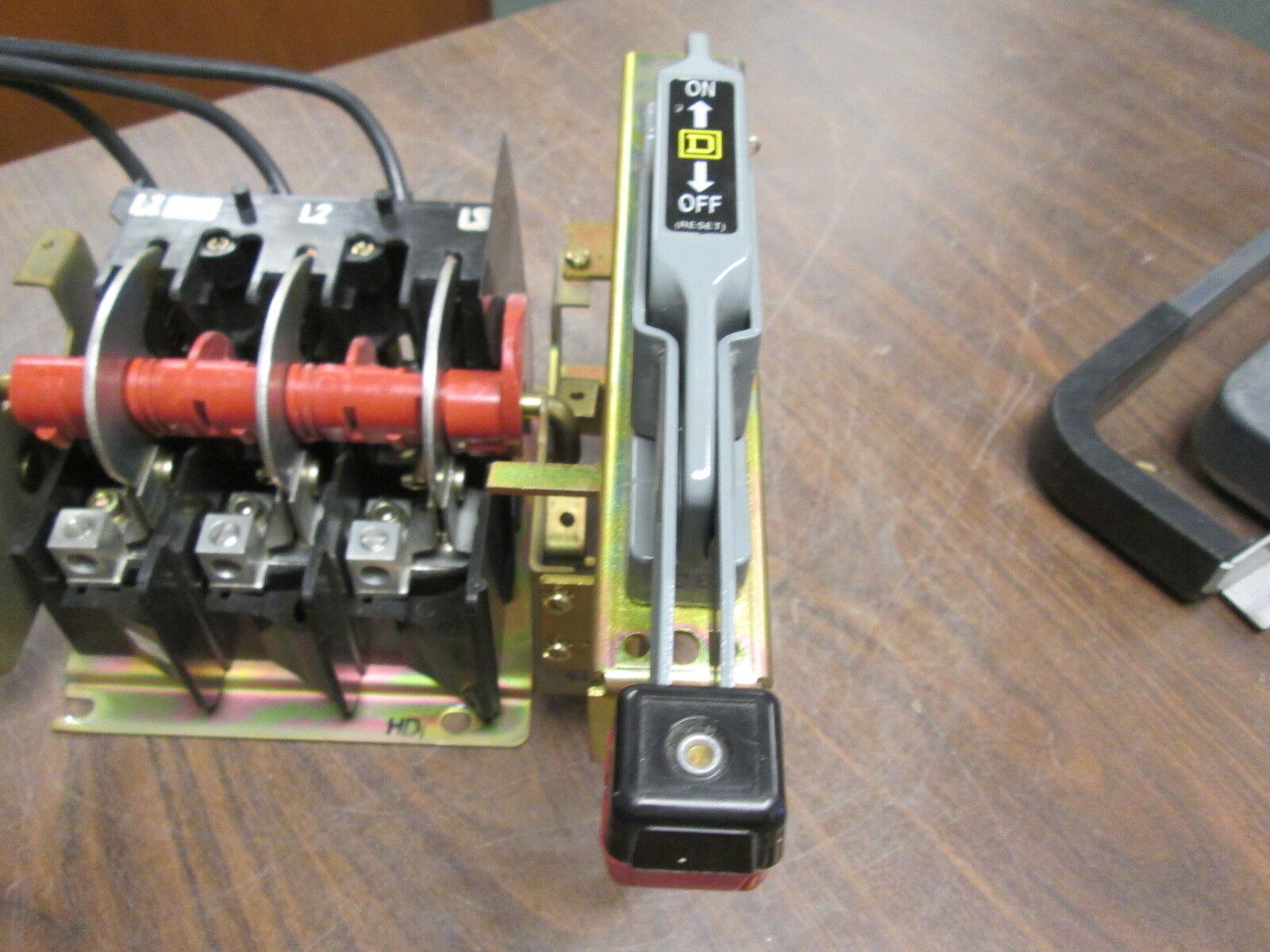 Square D Non-Fusible Disconnect Switch 9422 TE-1 100A 600V Used