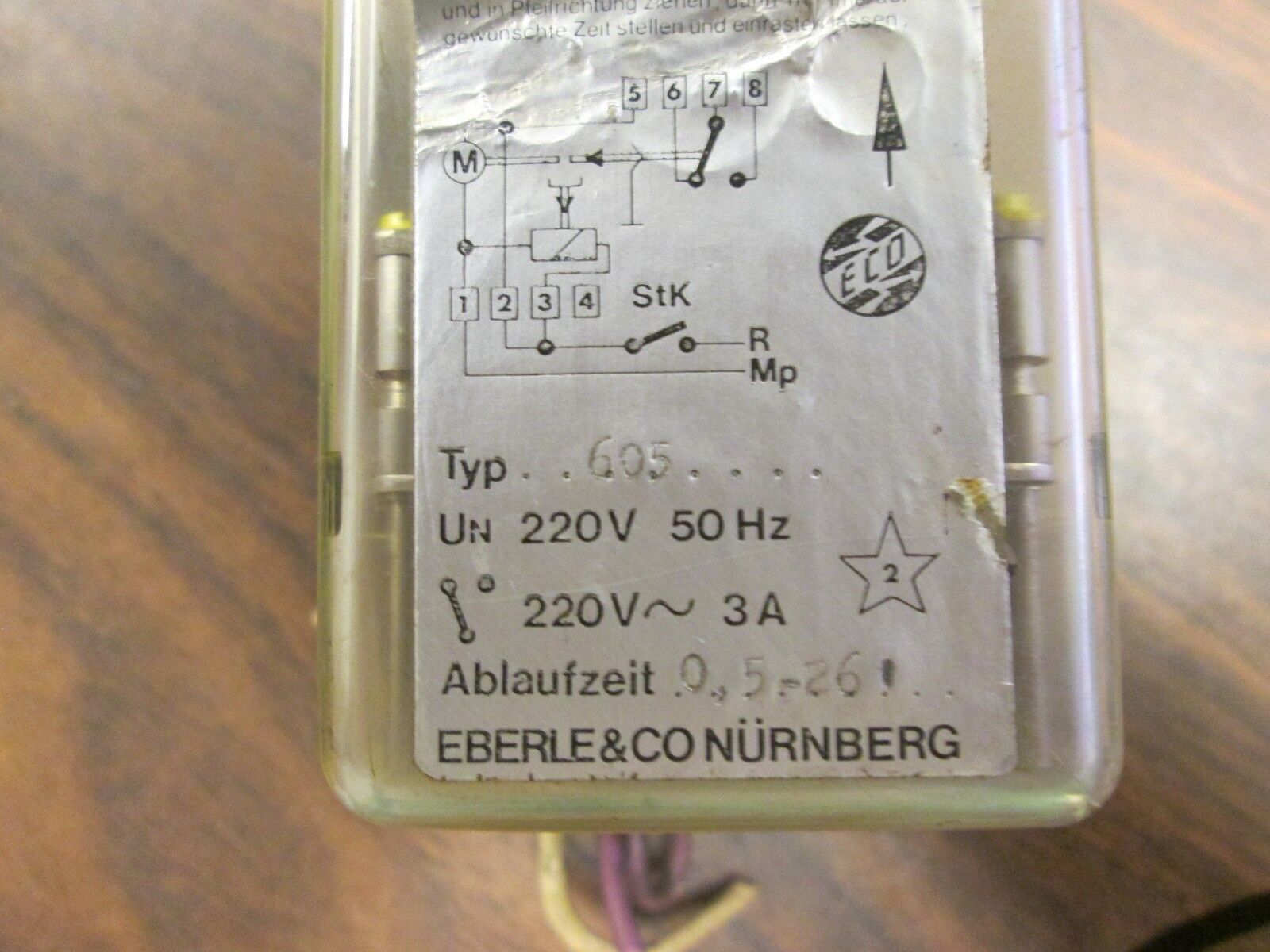 Eberle & Co Timer 605 , 0.5-26 Sec. 220V 3A 50Hz *Cracked Corner* Used